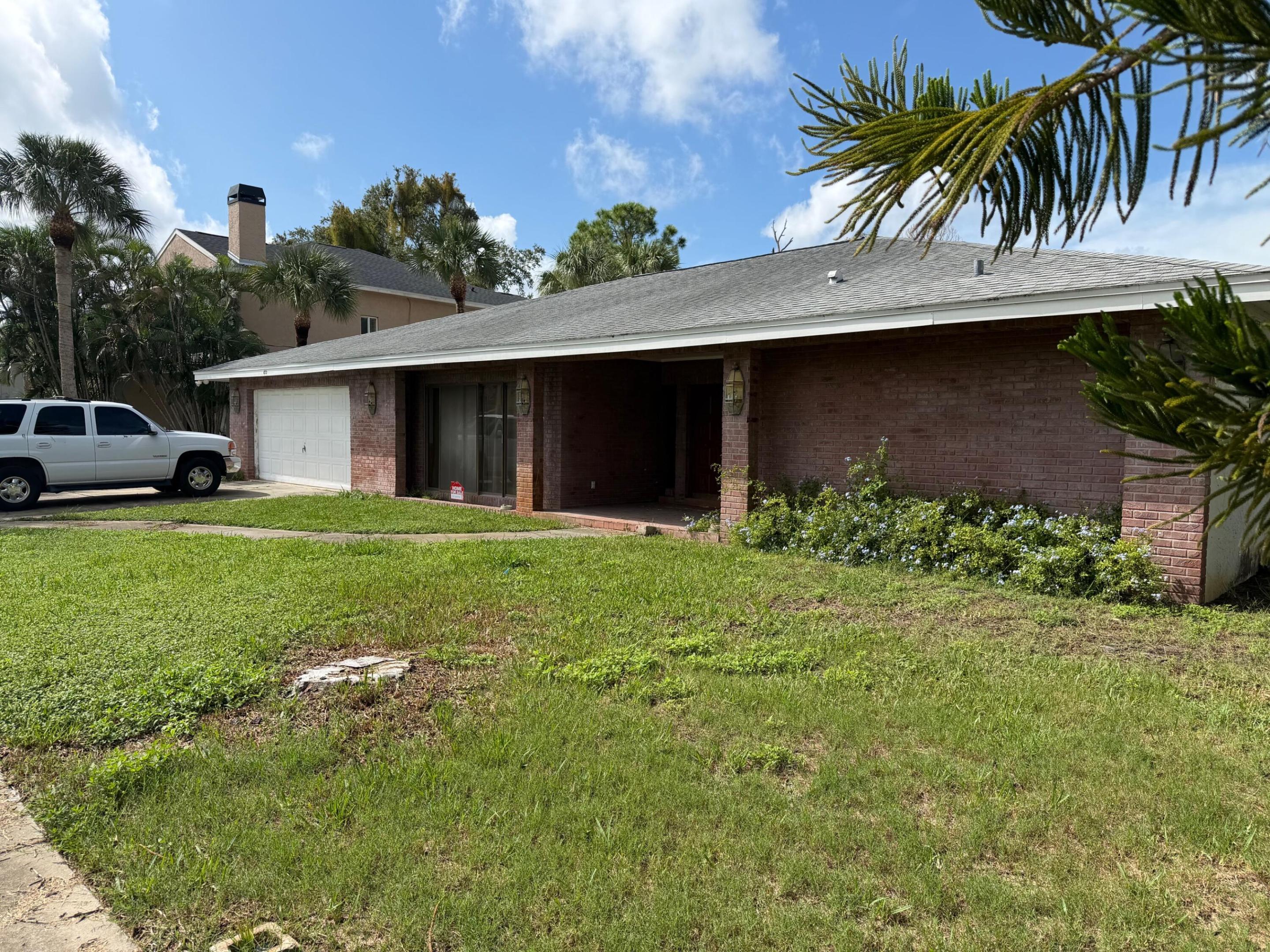 653 Bayshore Drive Property Photo 1