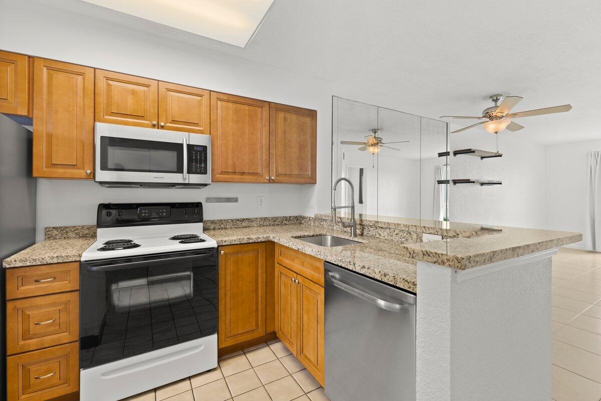 2106 S Cypress Bend Drive 506 Property Photo 5