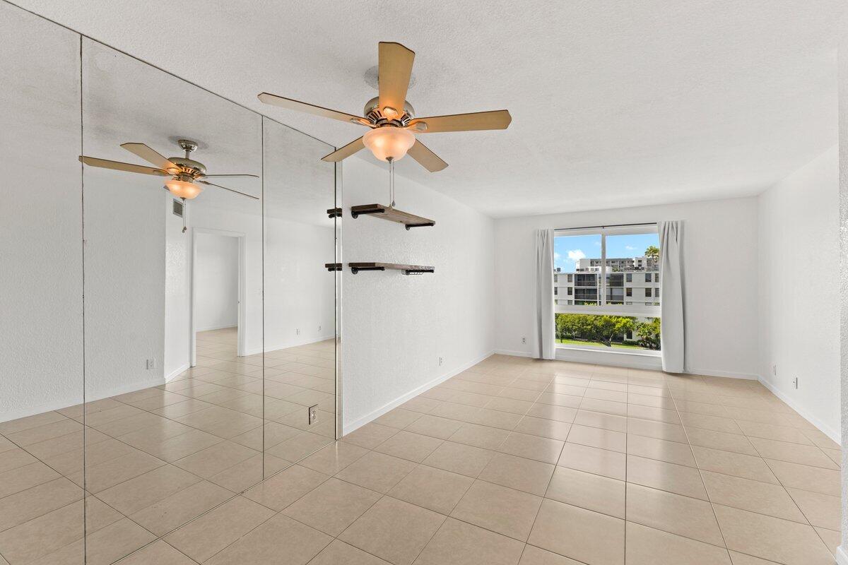 2106 S Cypress Bend Drive 506 Property Photo 8