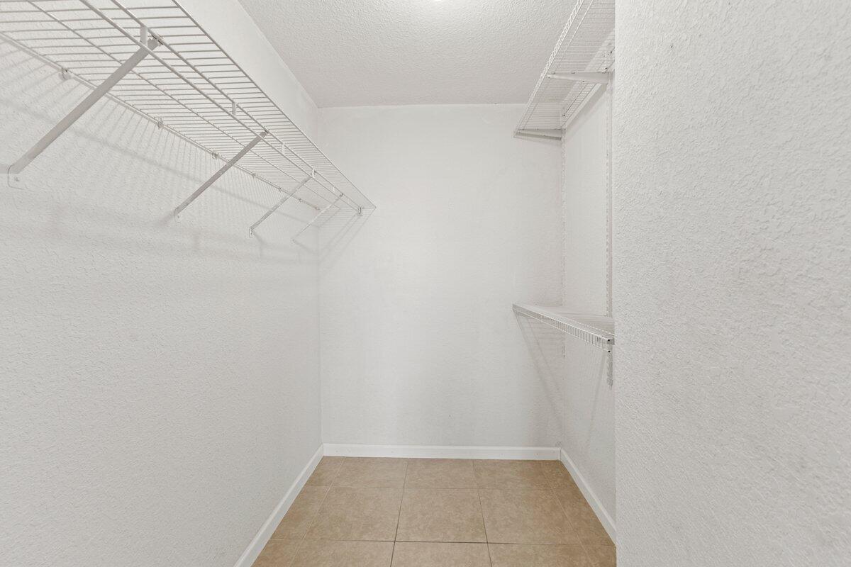 2106 S Cypress Bend Drive 506 Property Photo 15