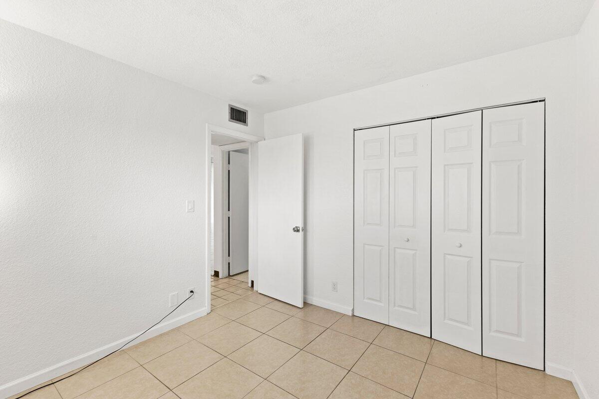 2106 S Cypress Bend Drive 506 Property Photo 17