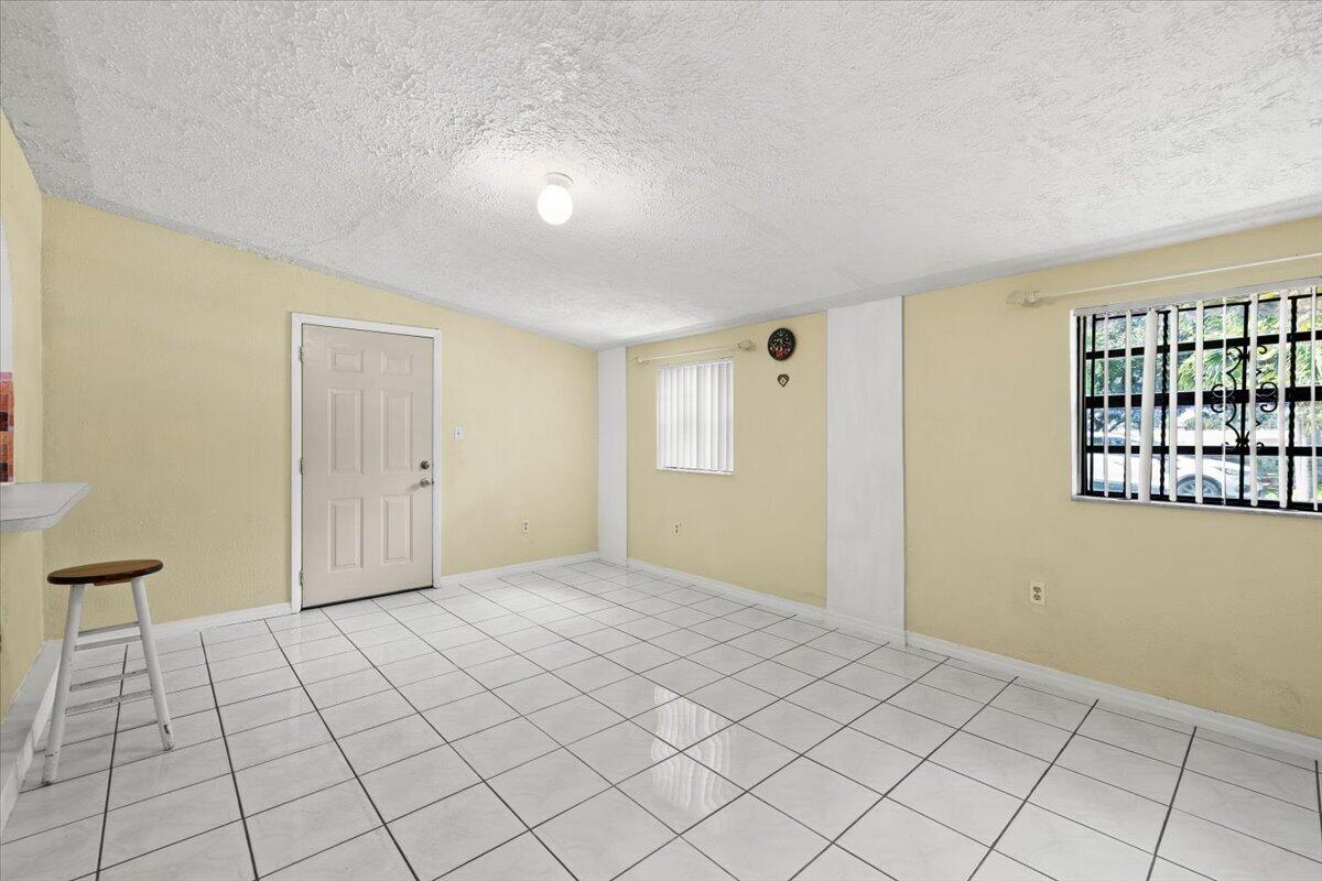 18921 Nw 24th Avenue Property Photo 11