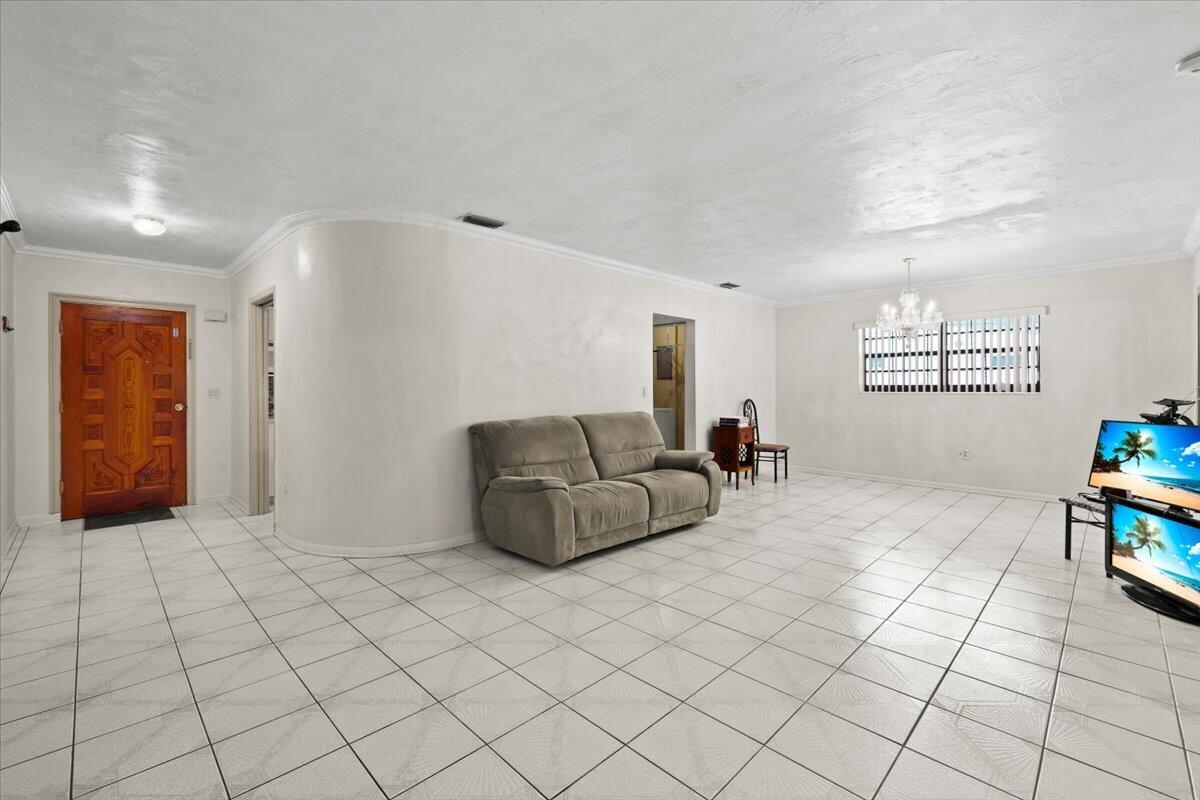 18921 Nw 24th Avenue Property Photo 14