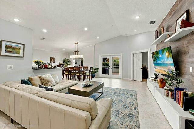 8335 Duomo Circle Property Photo 5