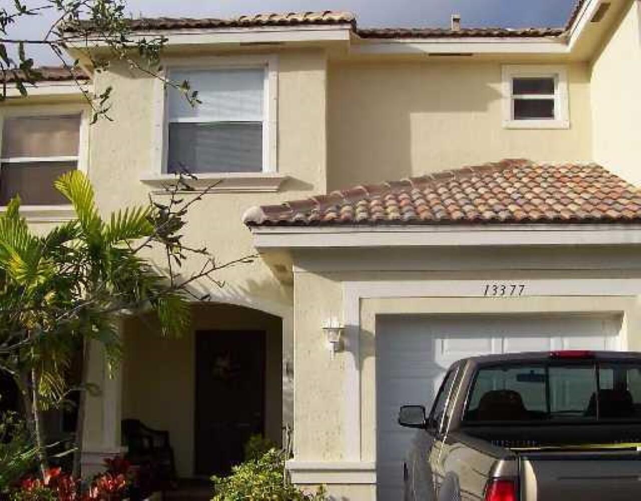 13377 Georgian Court Property Photo 2