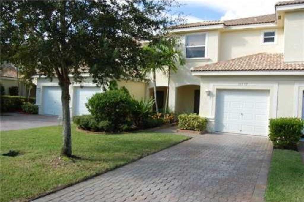 13377 Georgian Court Property Photo 3