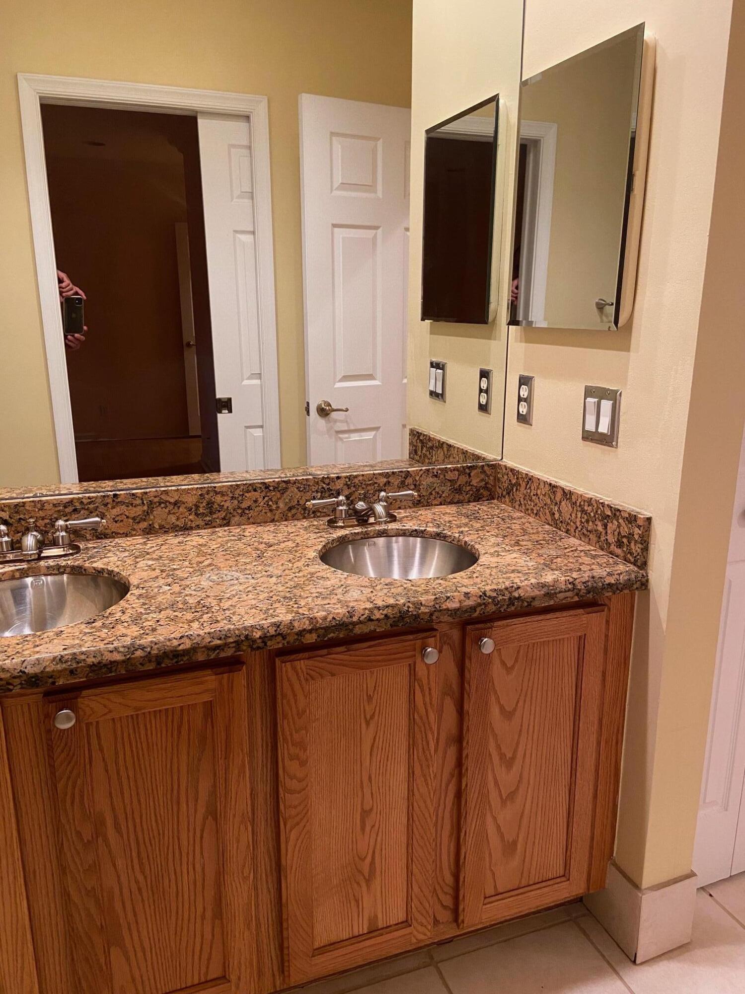 13377 Georgian Court Property Photo 23