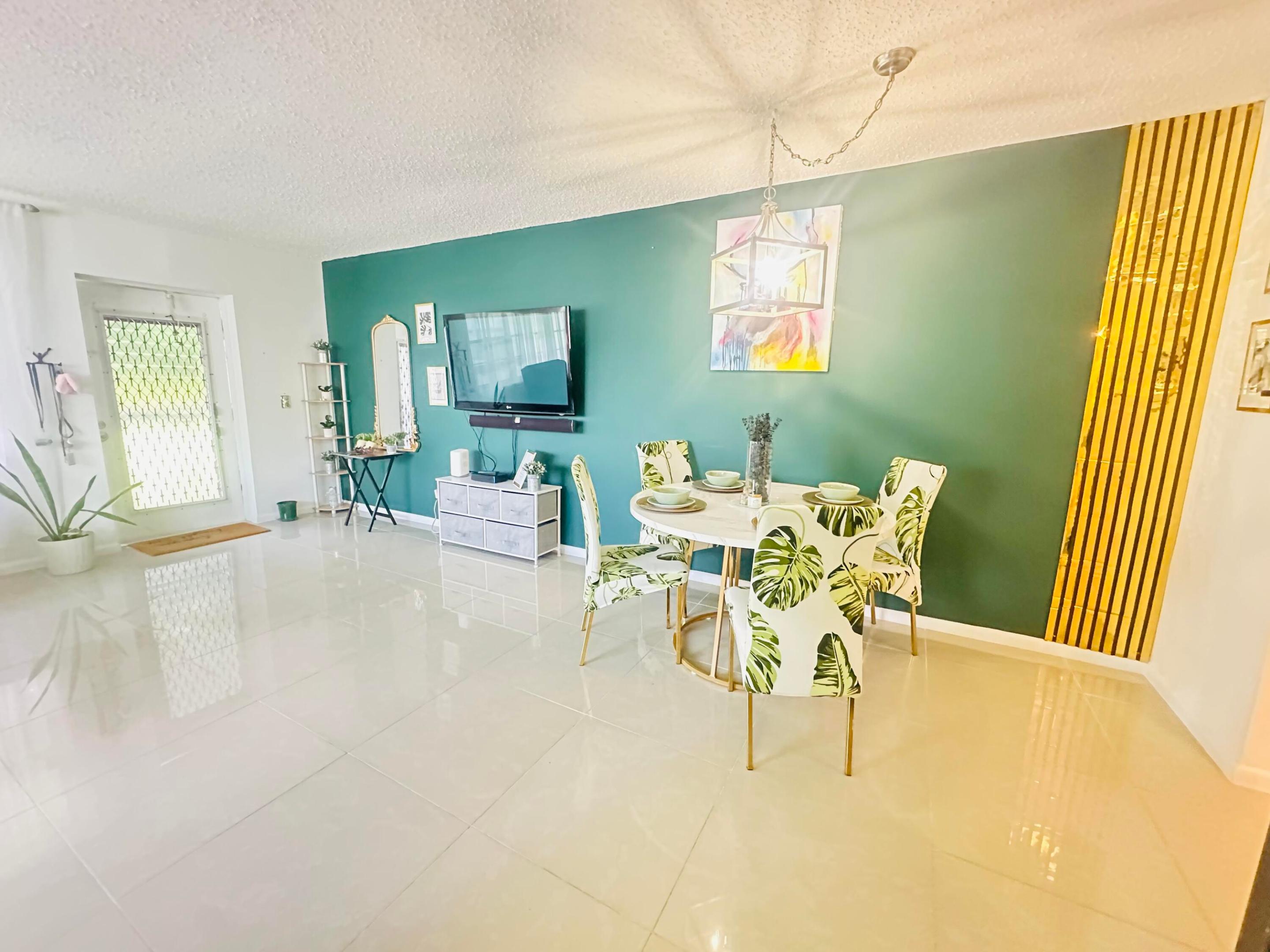 425 Durham N Property Photo 6