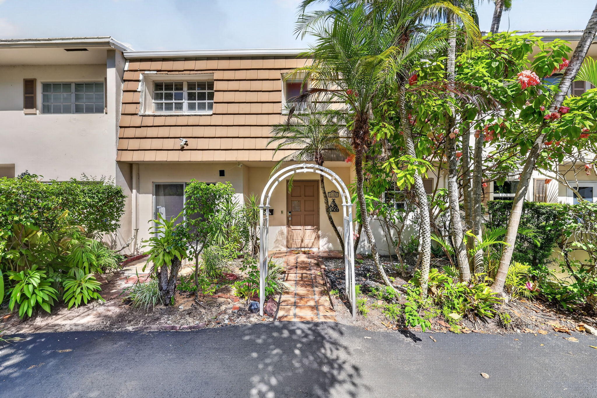 3107 N Palm Aire Drive Property Photo 1