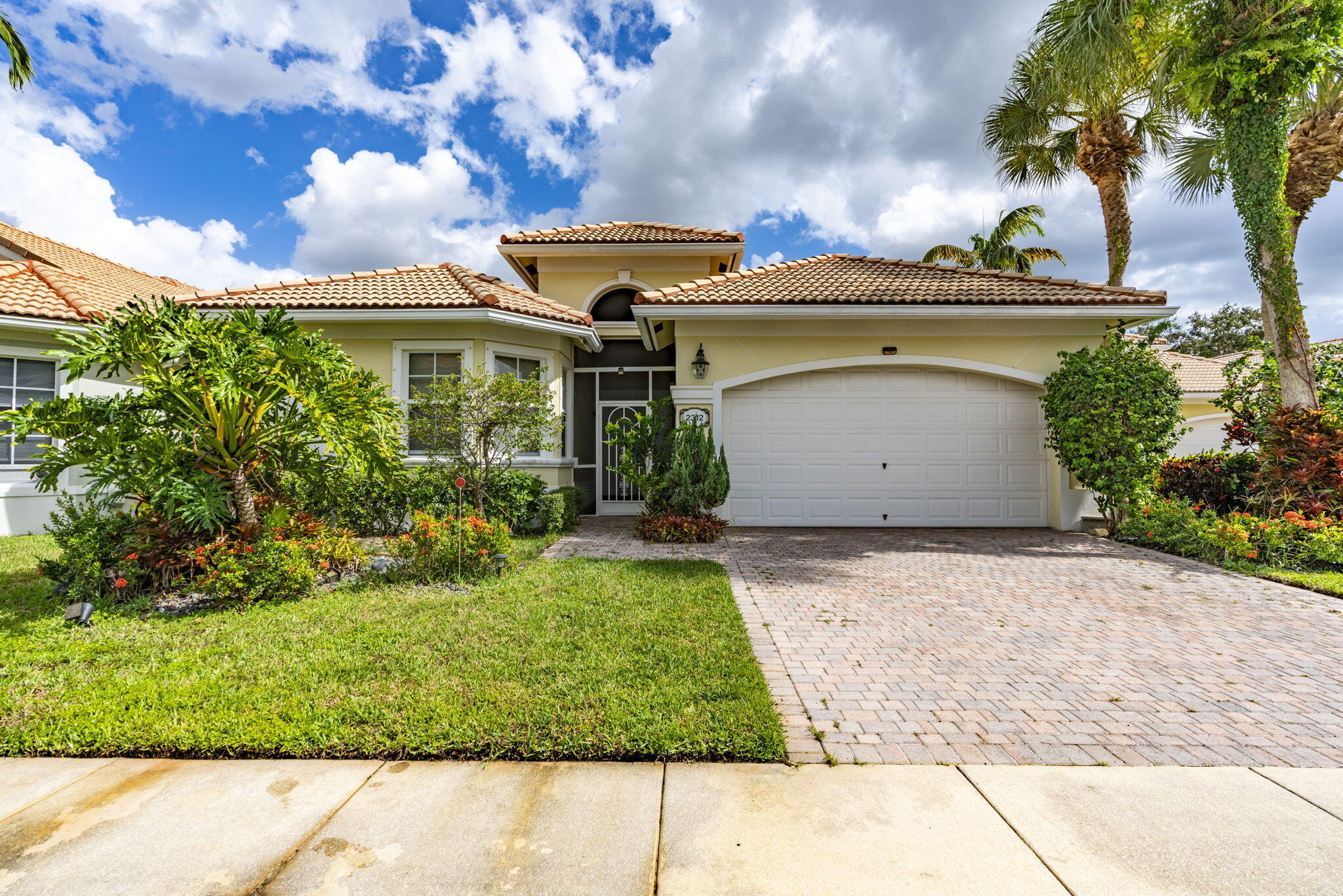 2312 Curley Cut Property Photo 2