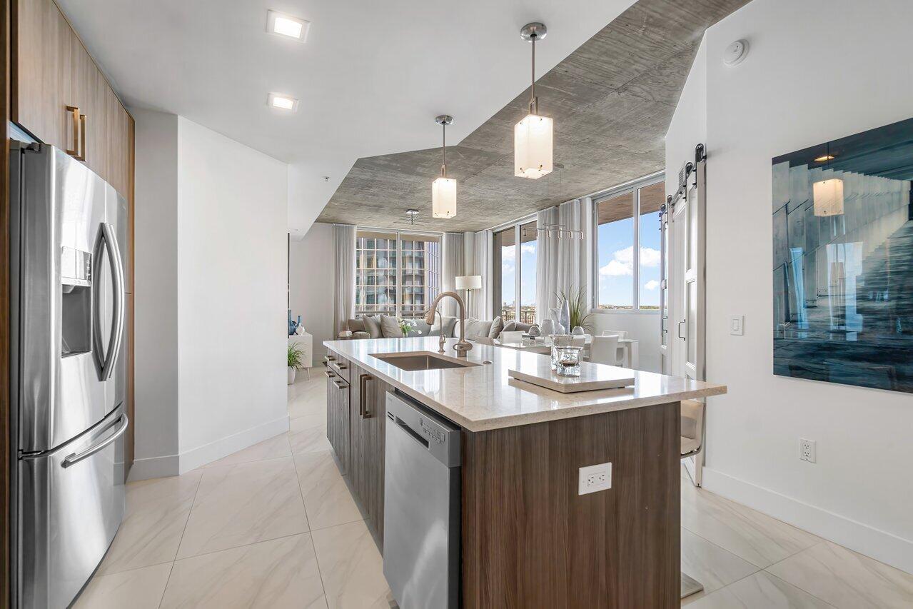 300 S Australian Avenue 805 Property Photo 1