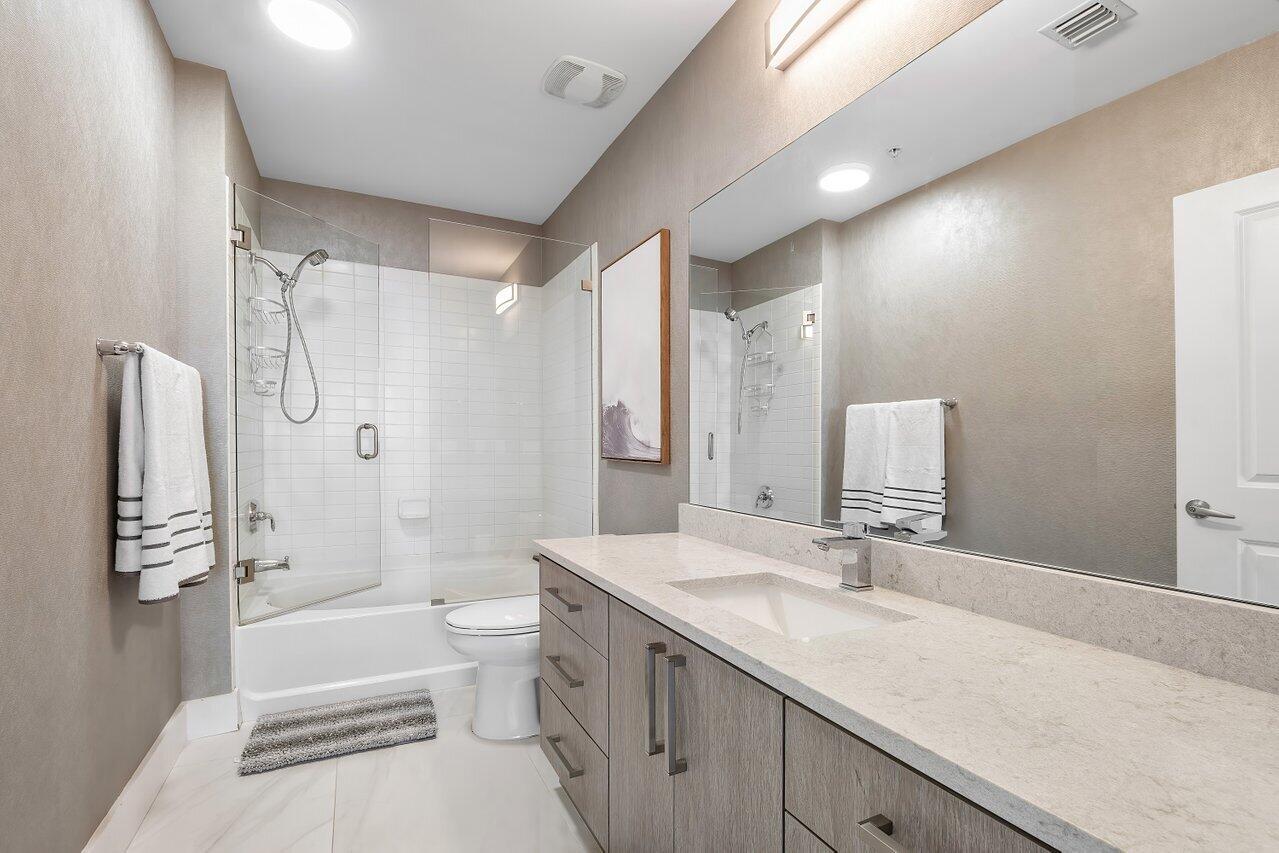 300 S Australian Avenue 805 Property Photo 13