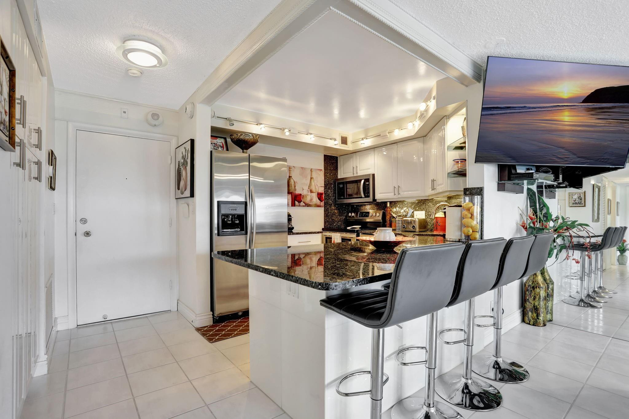 133 N Pompano Beach Boulevard 504 Property Photo 3