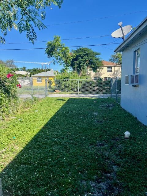 2005 Beautiful Avenue Property Photo 10