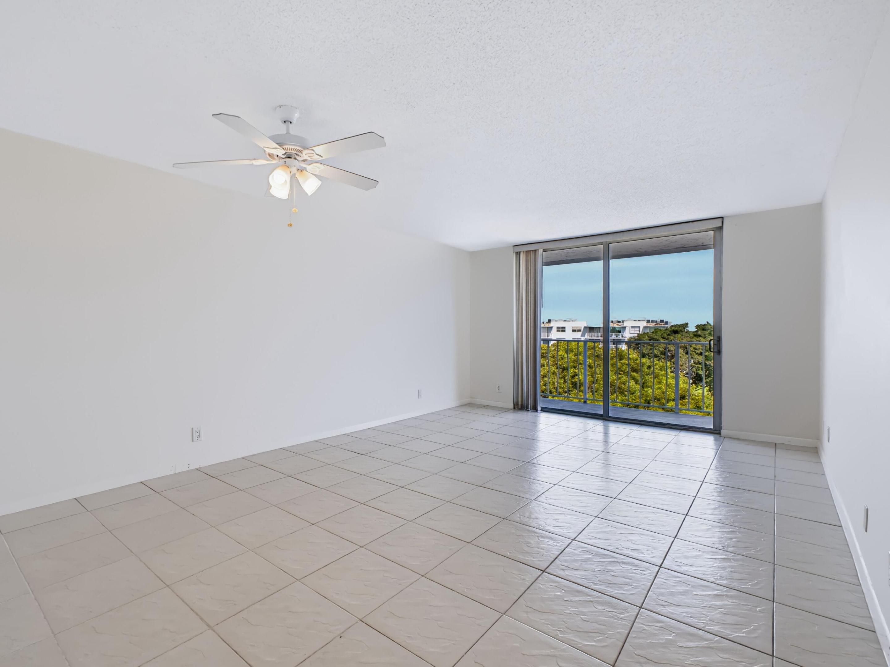 500 Executive Center Drive 5m Property Photo 5