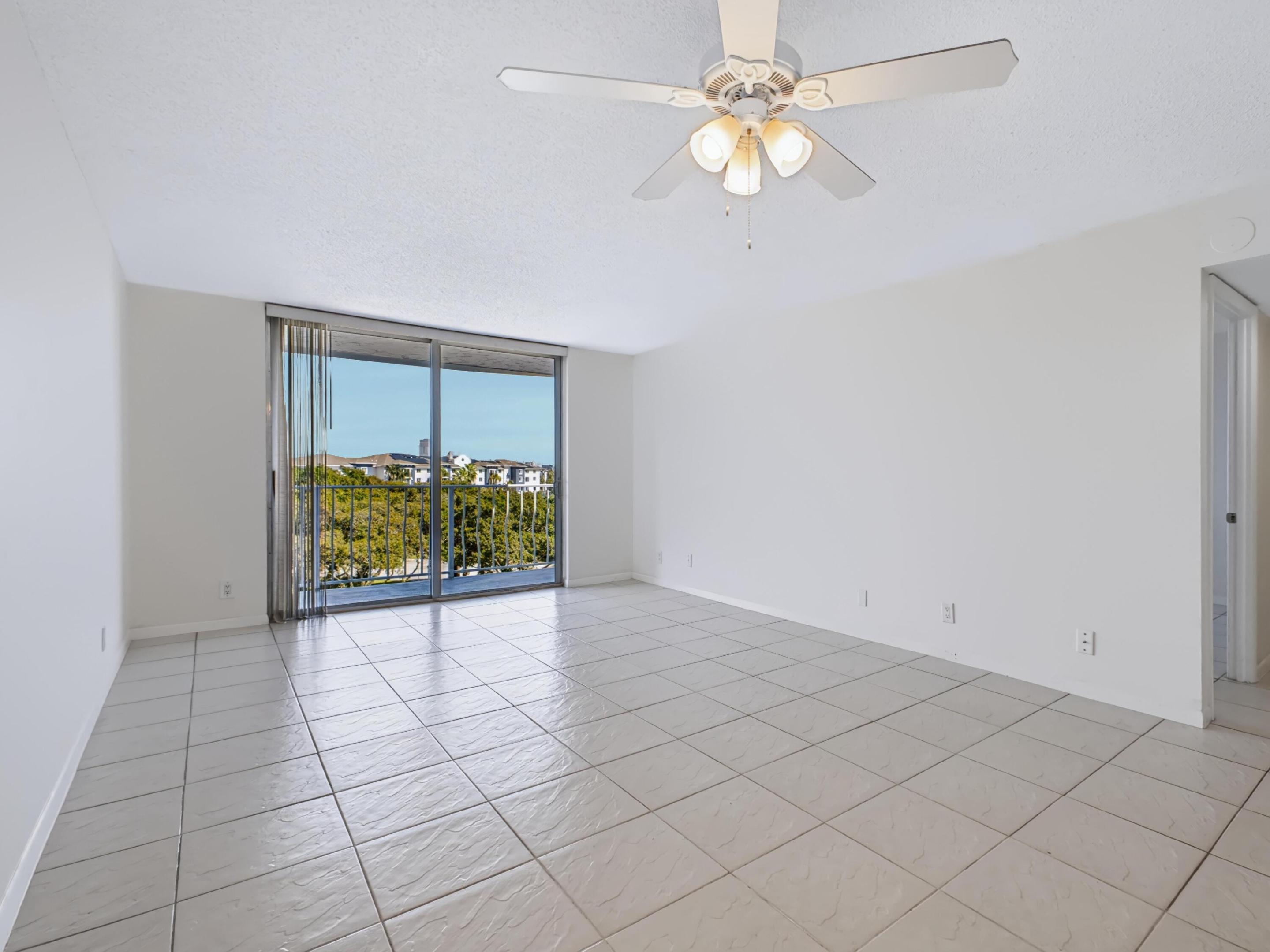 500 Executive Center Drive 5m Property Photo 6