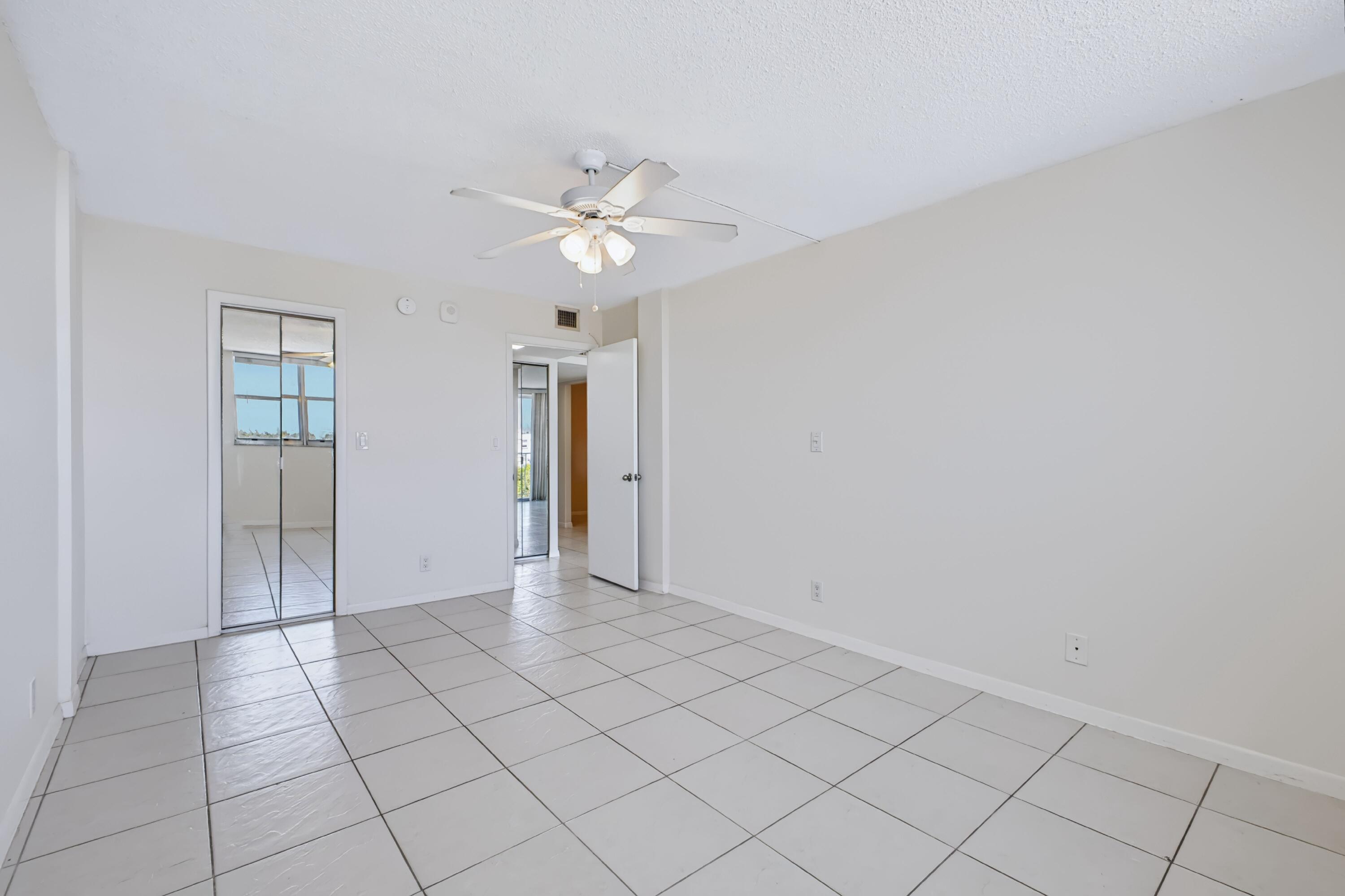 500 Executive Center Drive 5m Property Photo 12