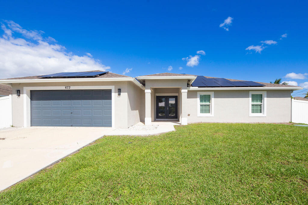 673 SW MCHOLE Avenue Property Photo 1