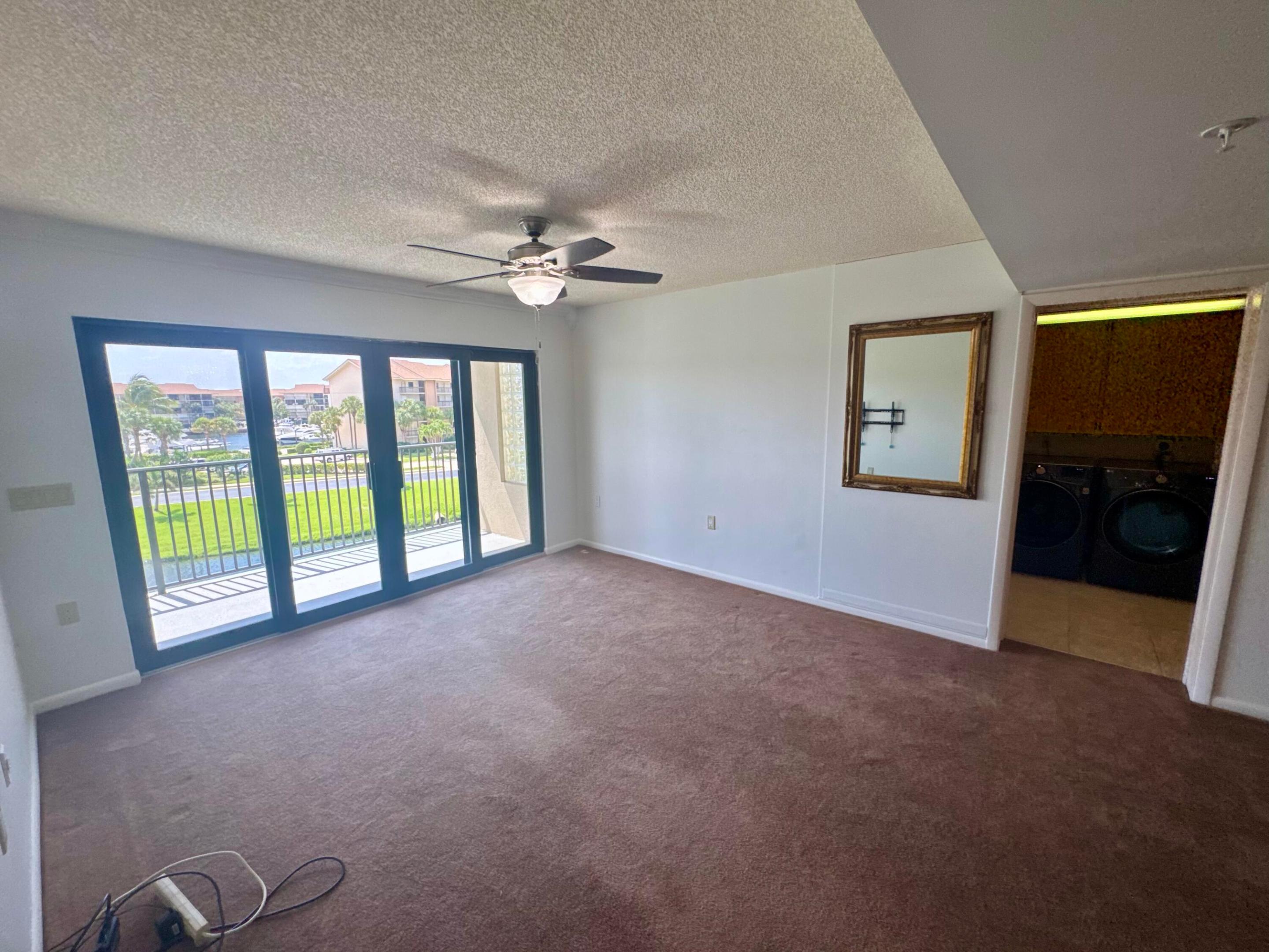601 Seafarer Circle 405 Property Photo 22