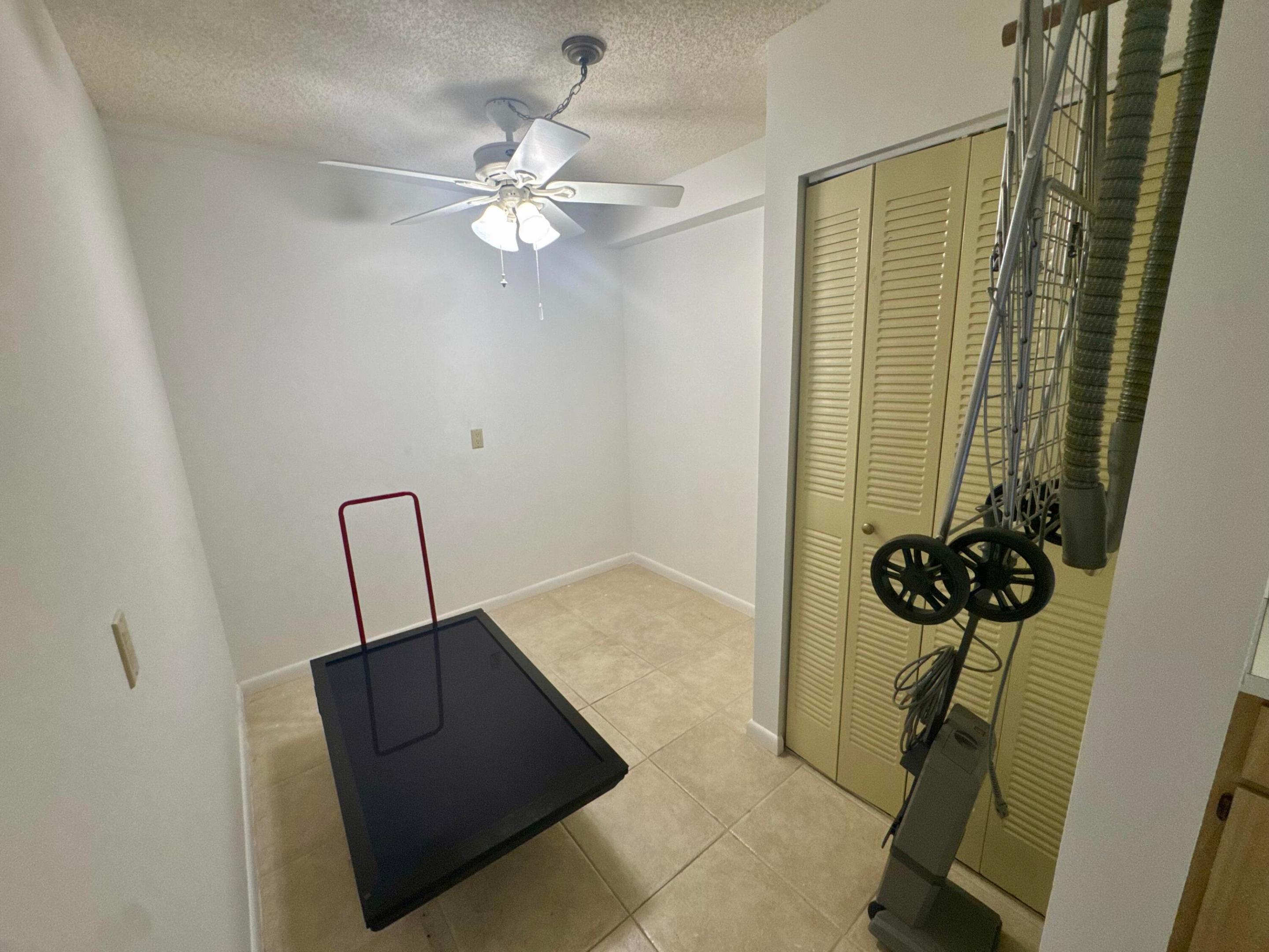 601 Seafarer Circle 405 Property Photo 24