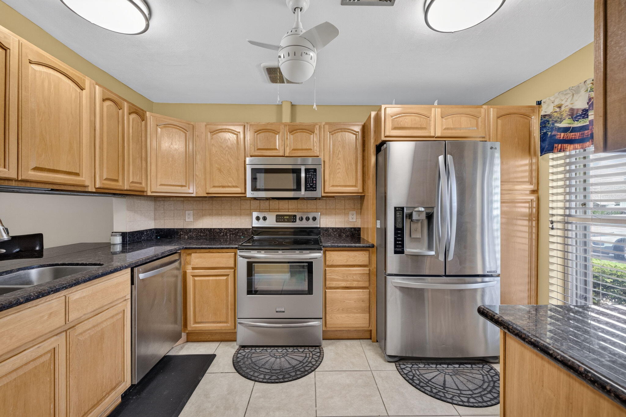 930 Savannas Point Drive B Property Photo 11
