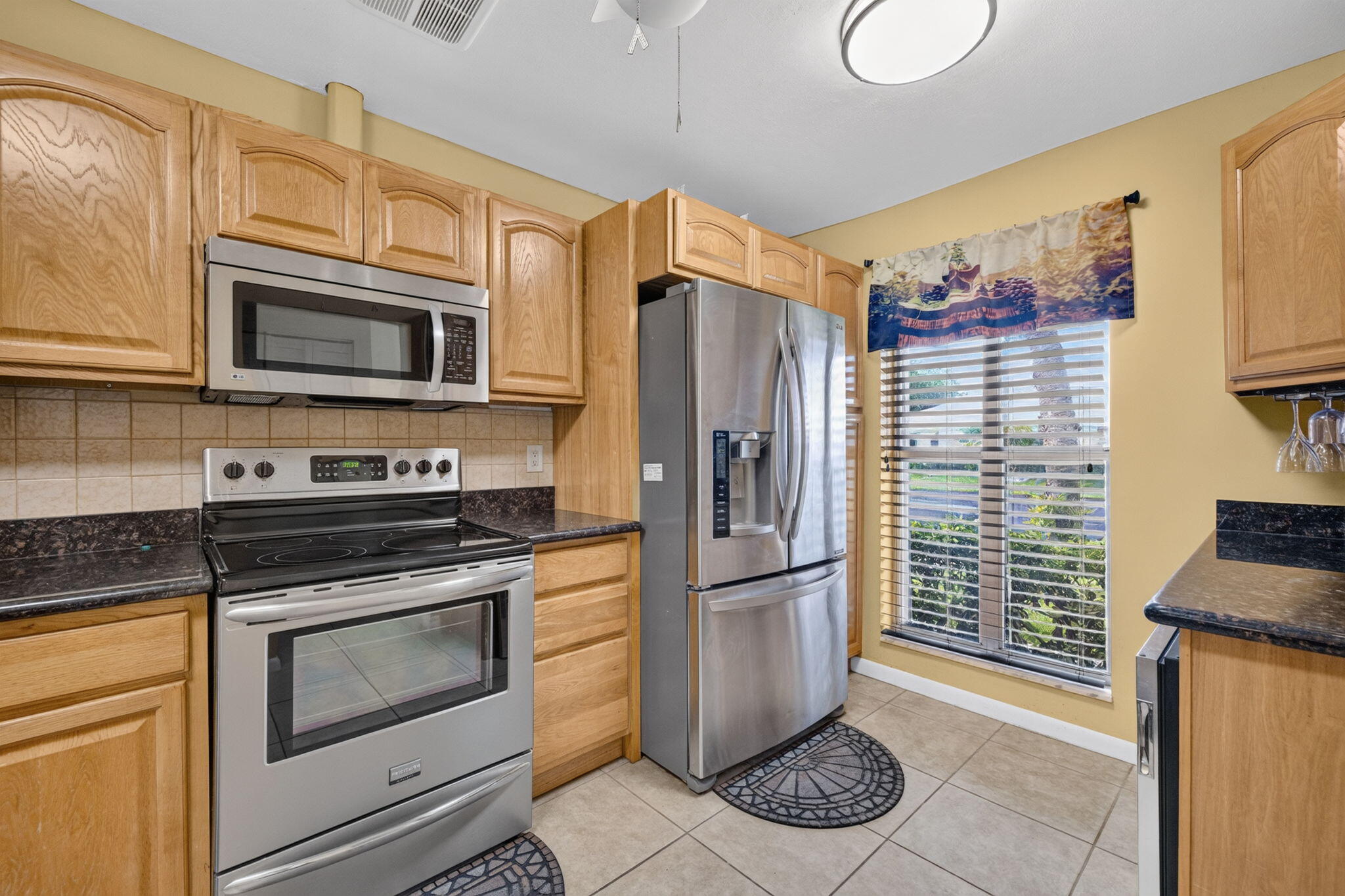 930 Savannas Point Drive B Property Photo 12