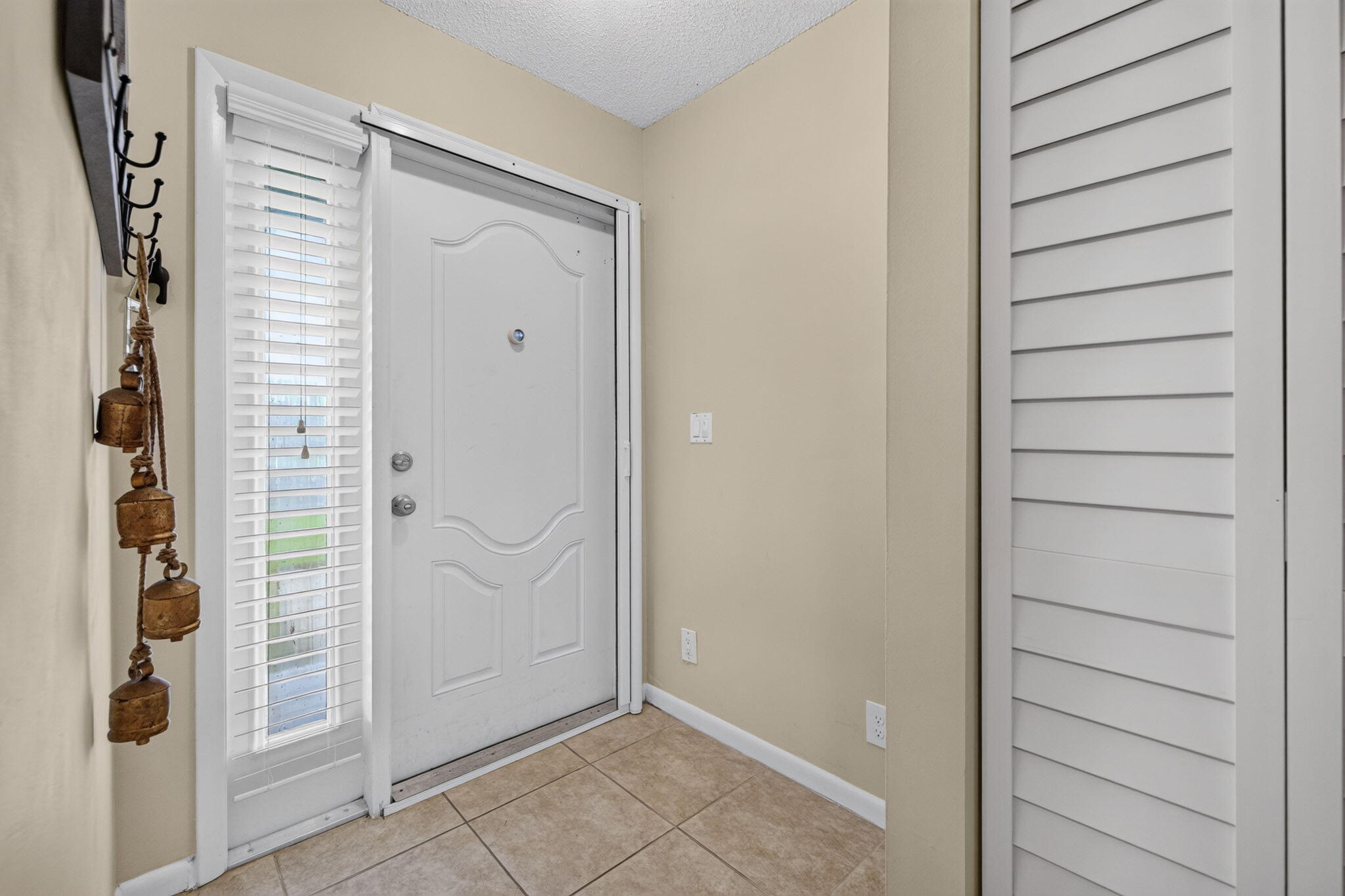 930 Savannas Point Drive B Property Photo 15
