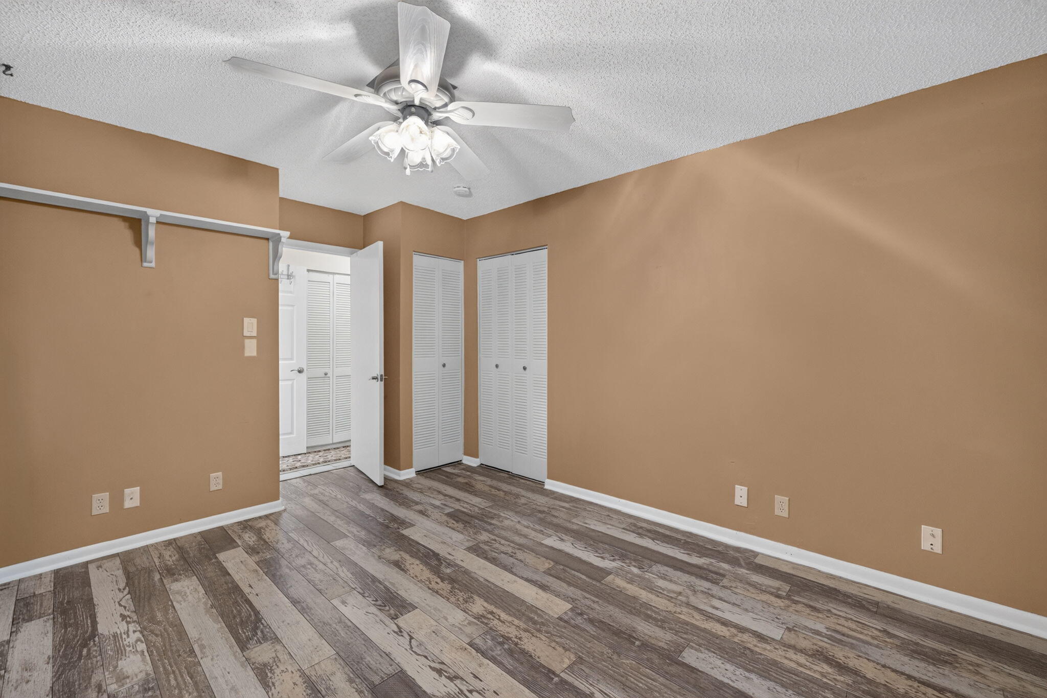 930 Savannas Point Drive B Property Photo 23
