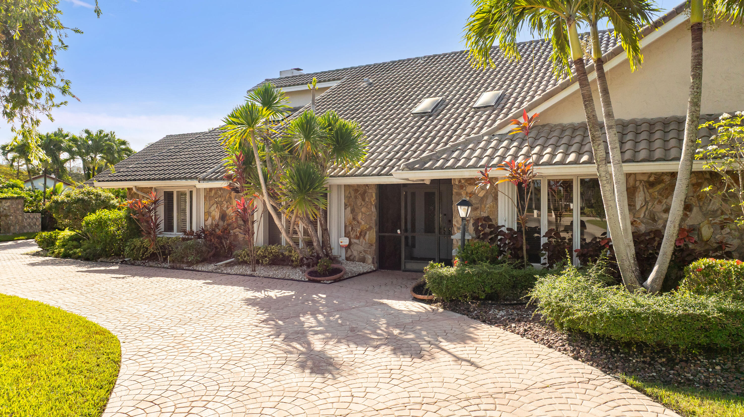 8610 Banyan Way Property Photo 1