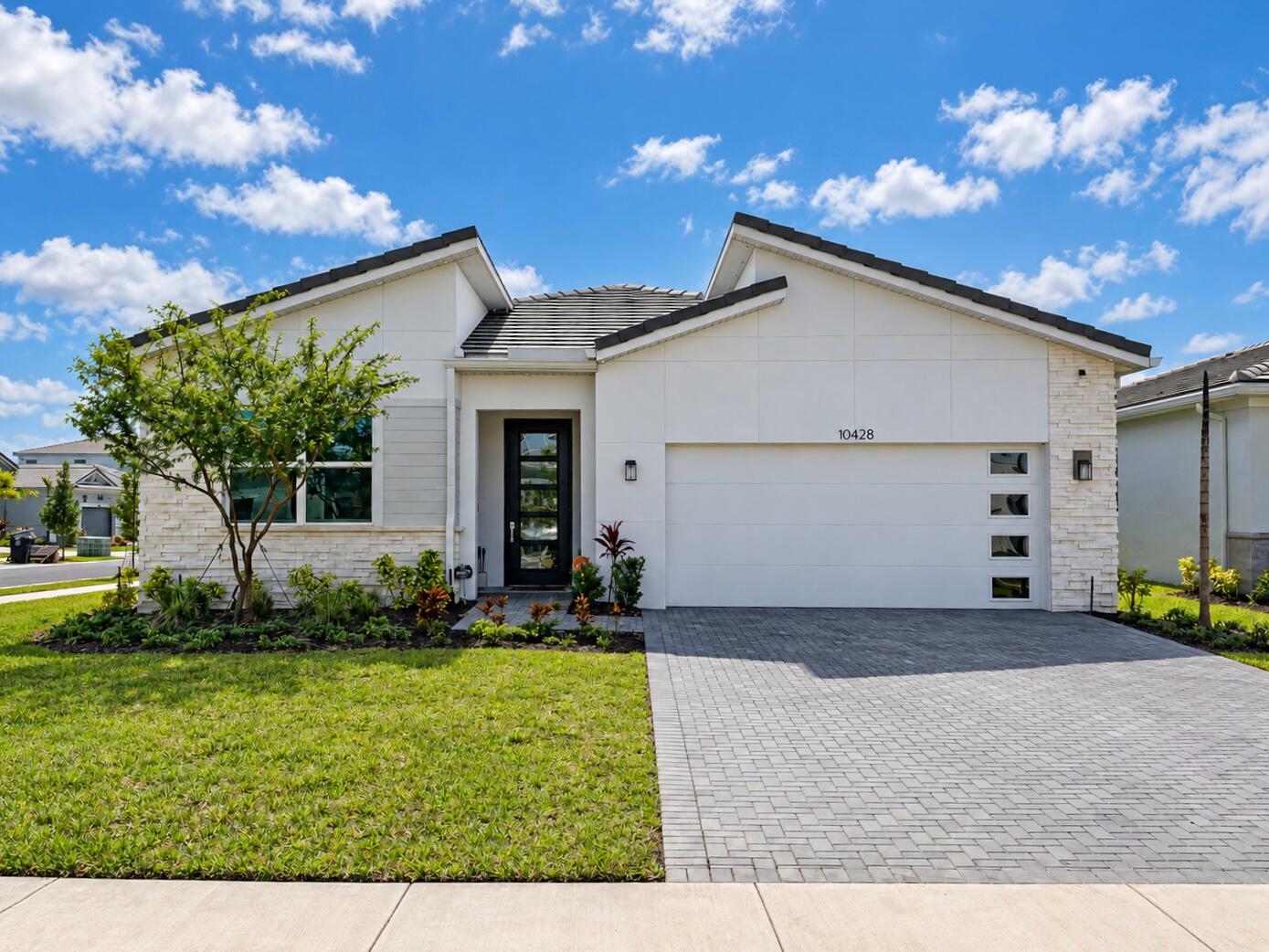 10428 Sw Jadewood Court Property Photo 1