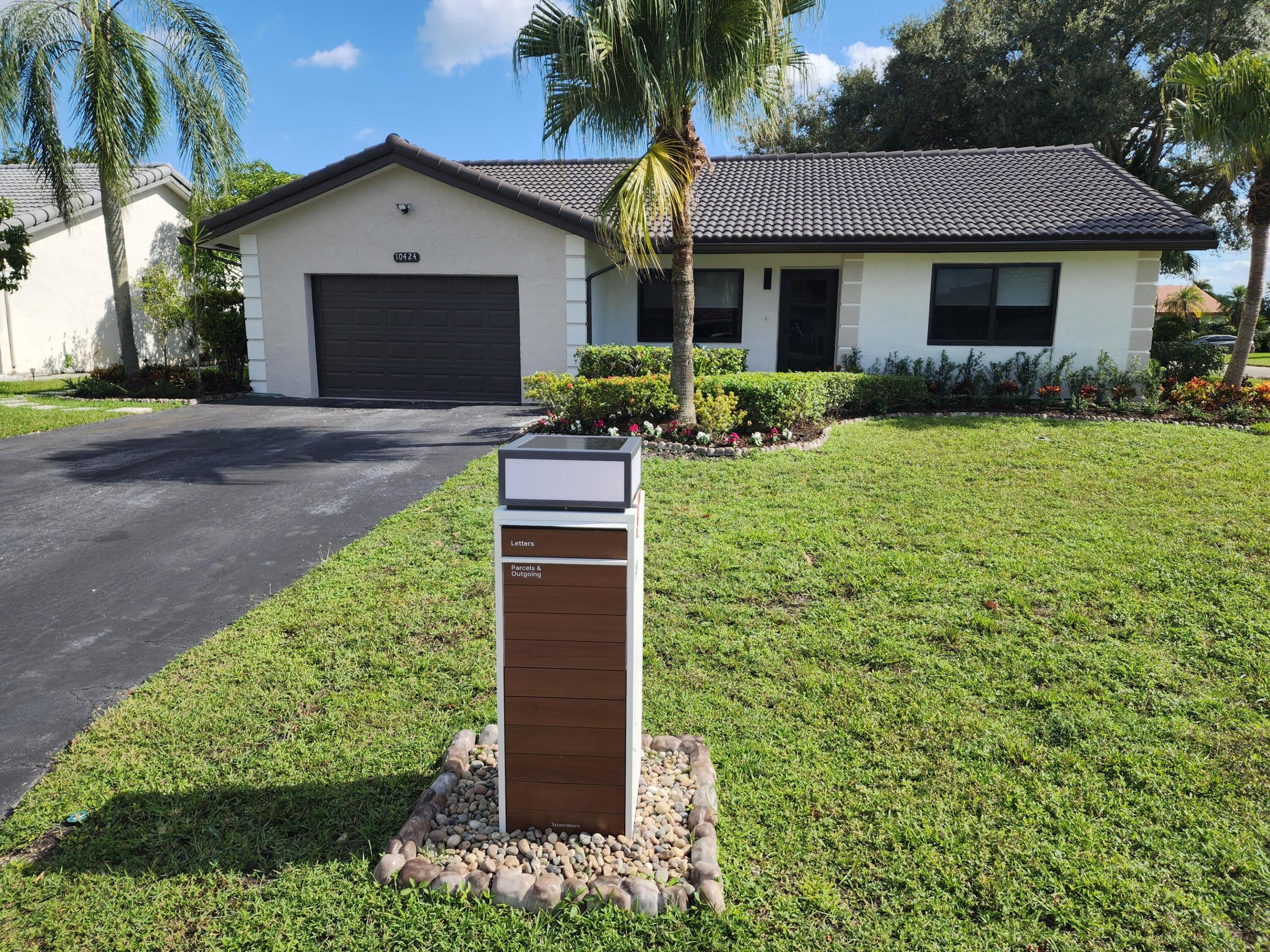 10424 Nw 70th Court Property Photo 1