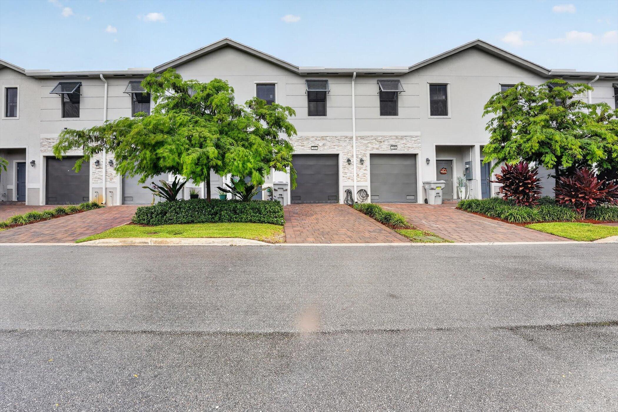353 Nw 9th Street Property Photo 2