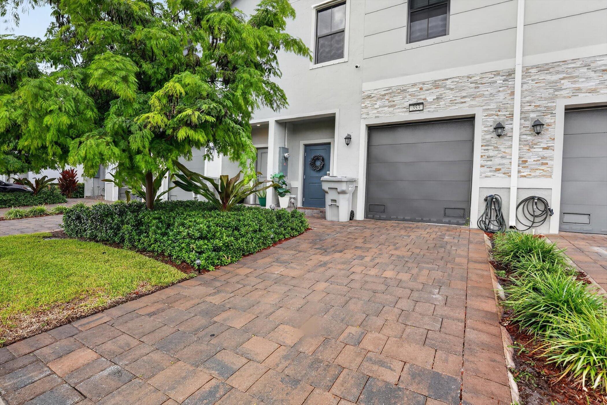 353 Nw 9th Street Property Photo 4