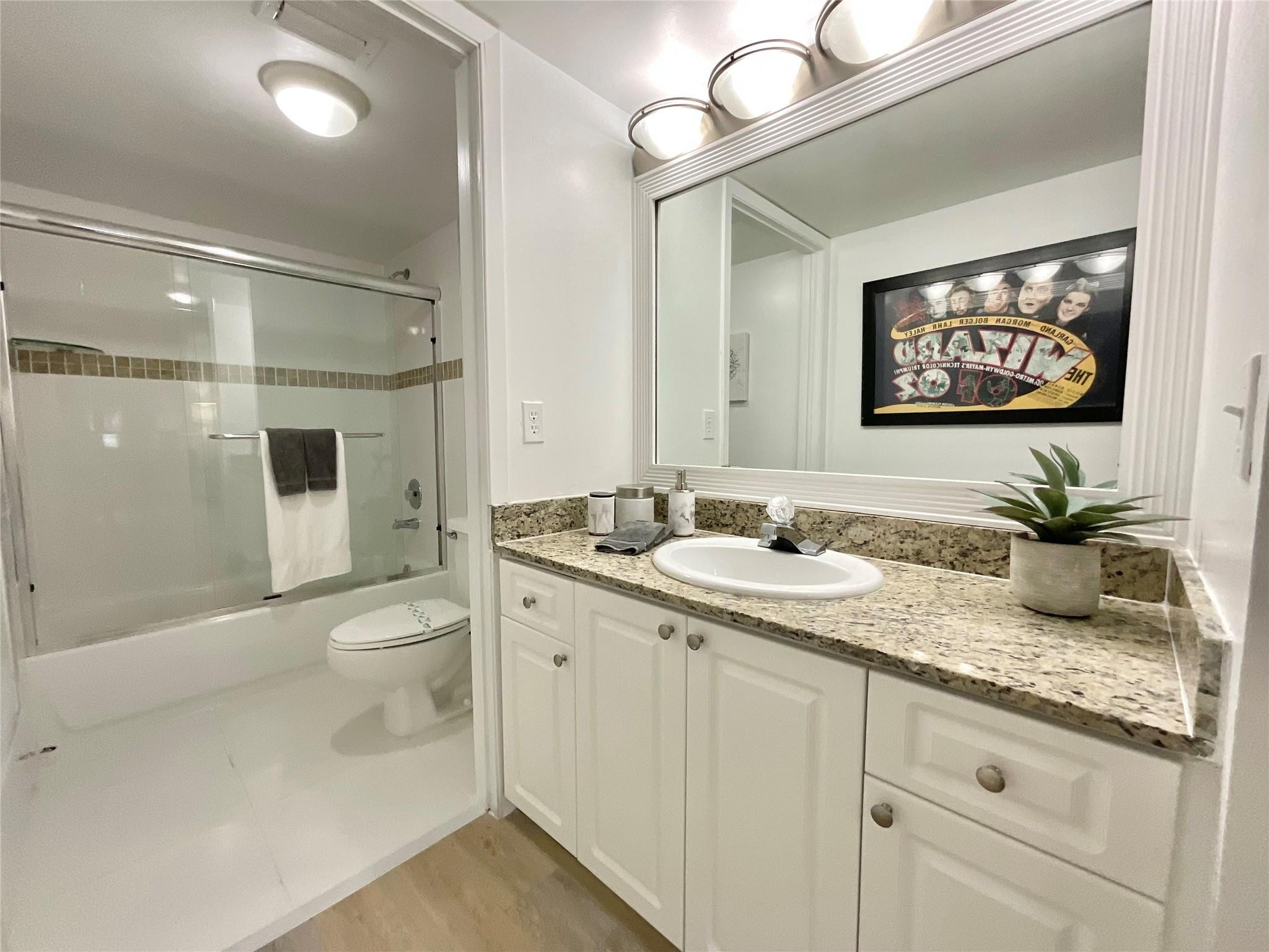 9517 Fontainebleau Boulevard 561-412 Property Photo 8