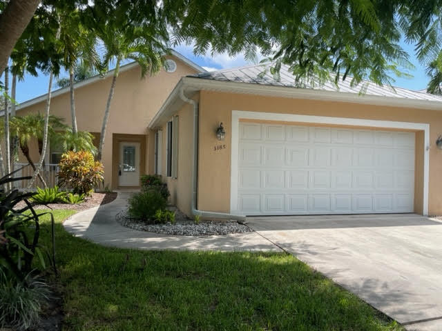 3185 SW Cordoba Court Property Photo 1