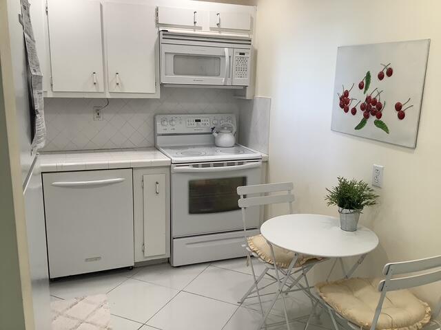 3540 S Ocean Boulevard 805 Property Photo 5