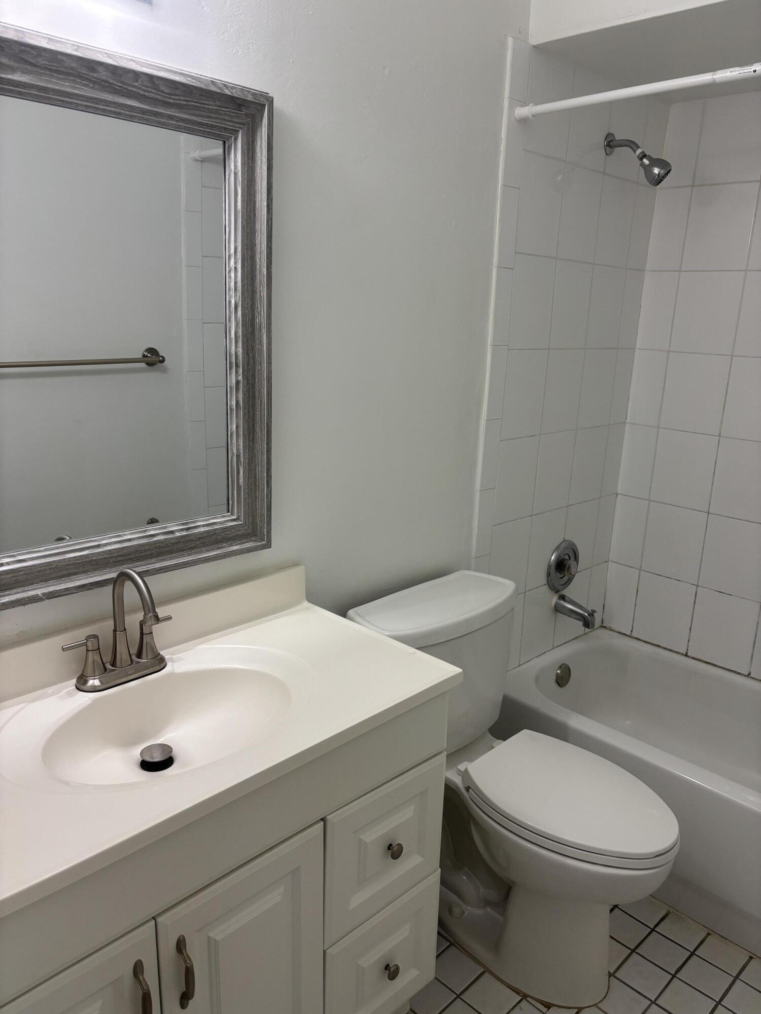 521 Ne 45th Street 6 Property Photo 6