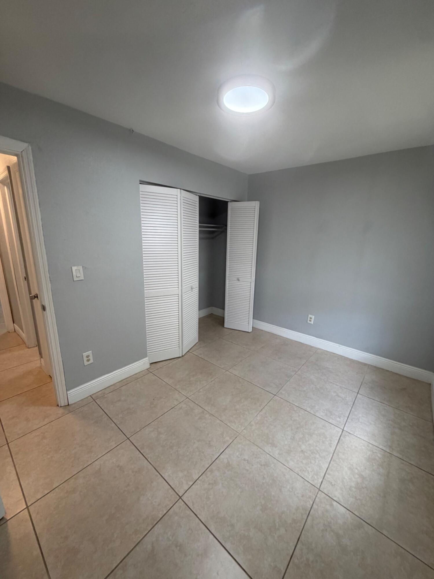 2910 Nw 195th Street Property Photo 5