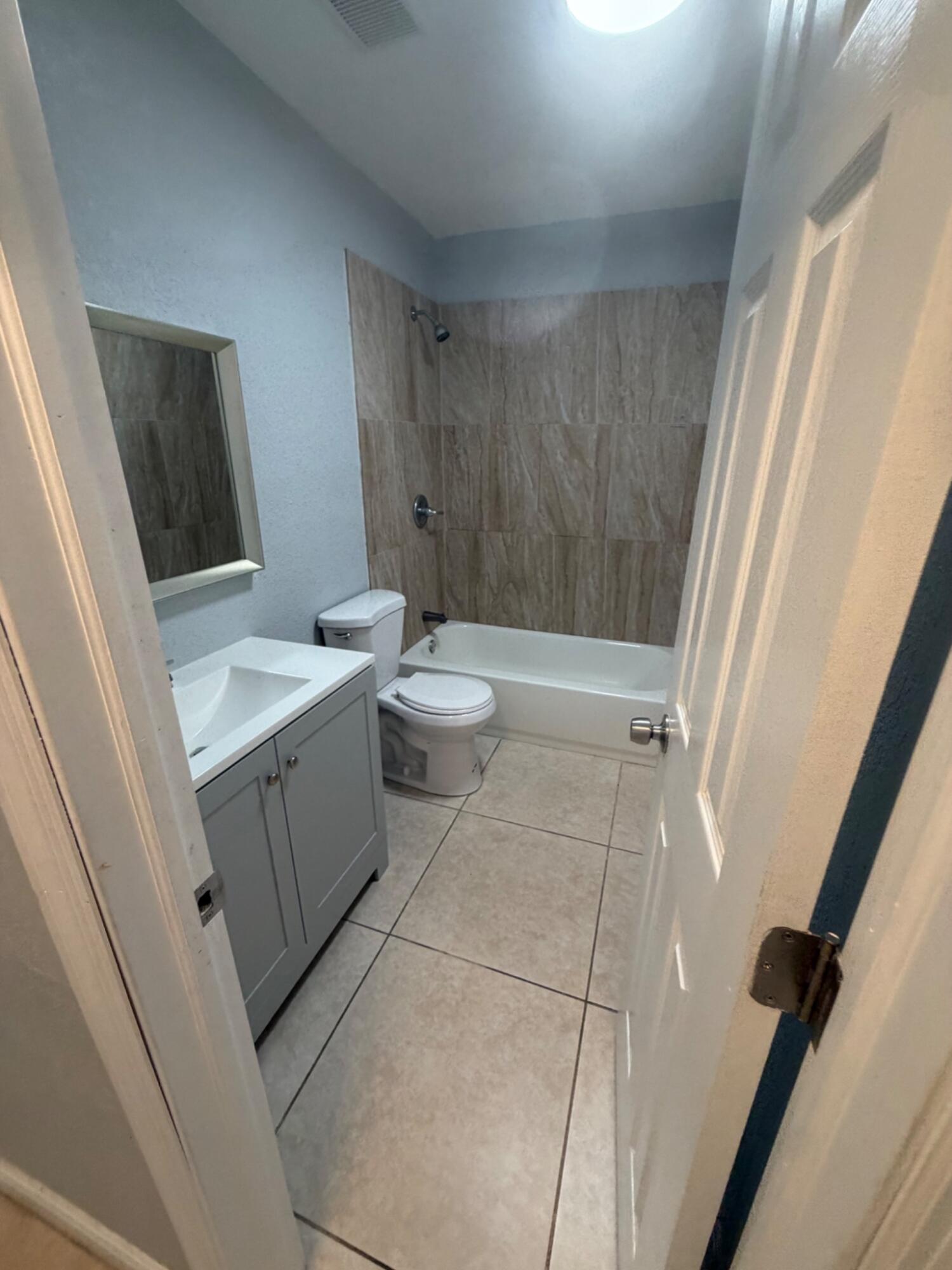2910 Nw 195th Street Property Photo 16