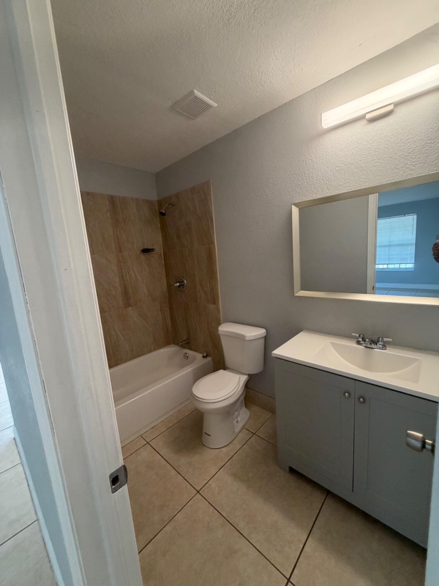 2910 Nw 195th Street Property Photo 17