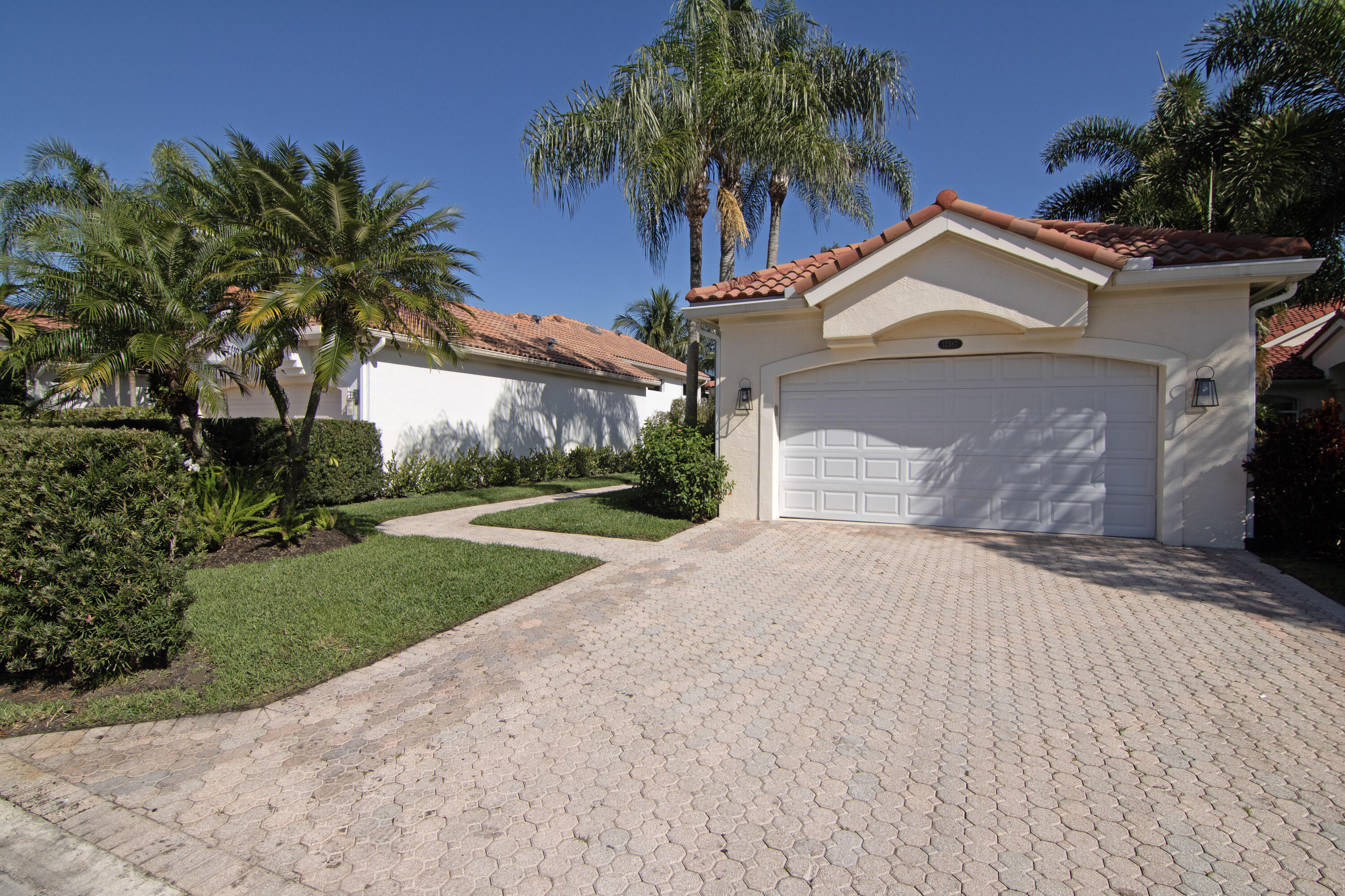 12587 Mallet Circle Property Photo 3