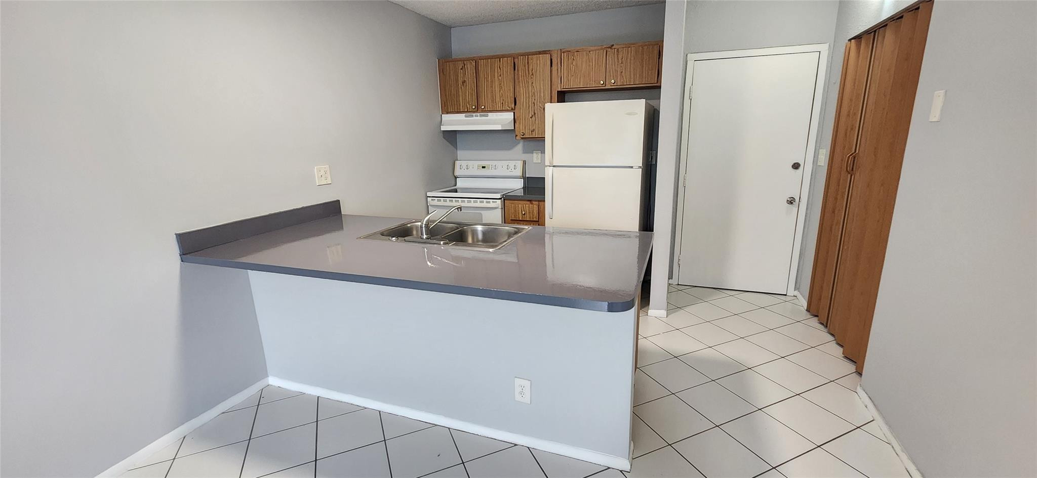 2501 RIVERSIDE Drive 513-A Property Photo 1