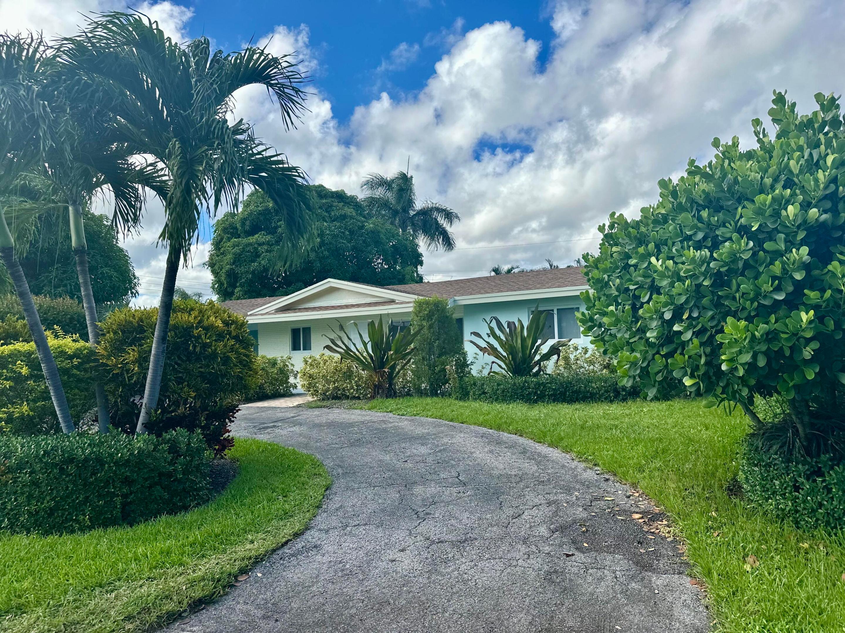 1083 SW 25th Place Property Photo 1