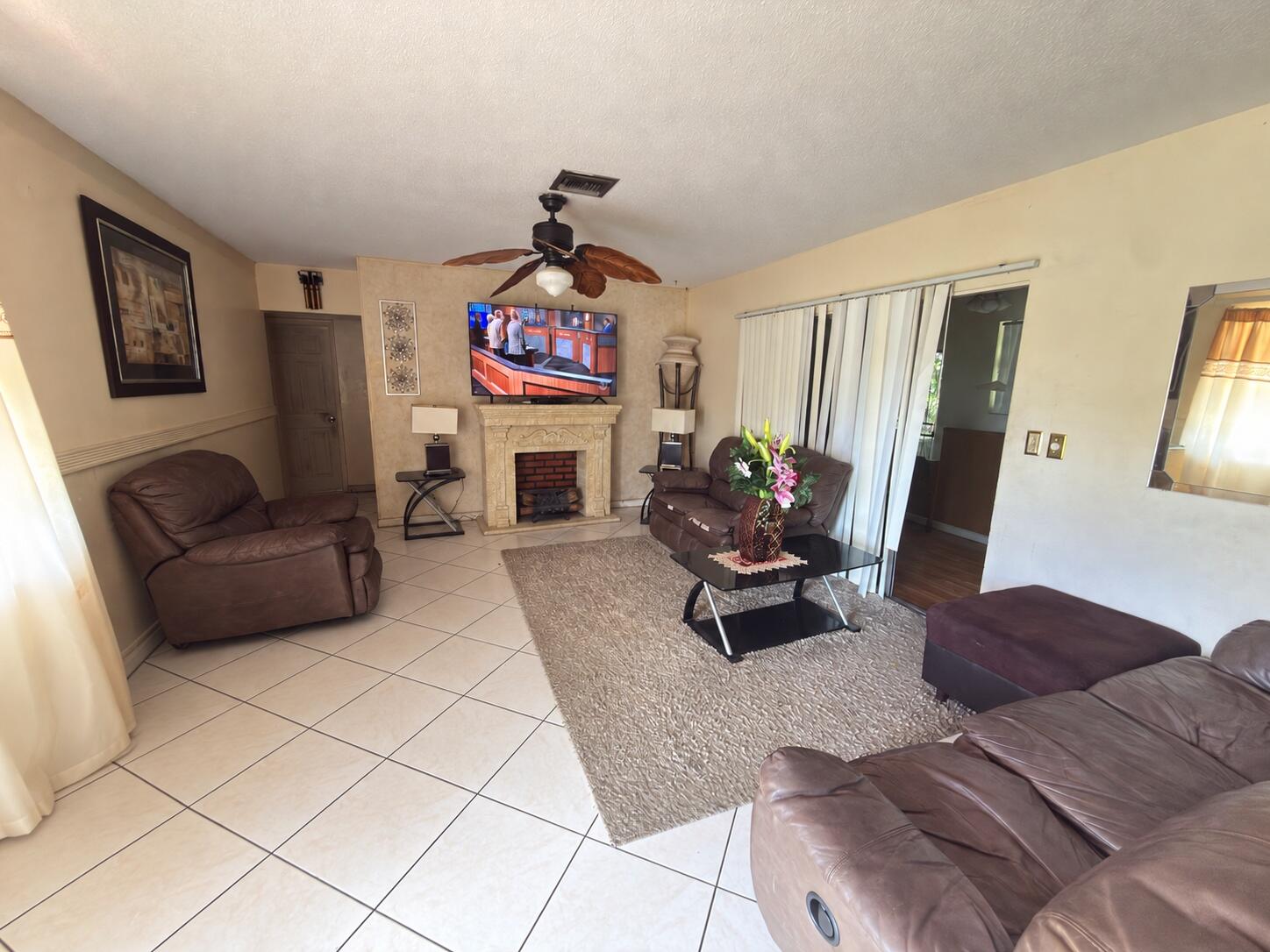 1600 Nw 47th Avenue Property Photo 1