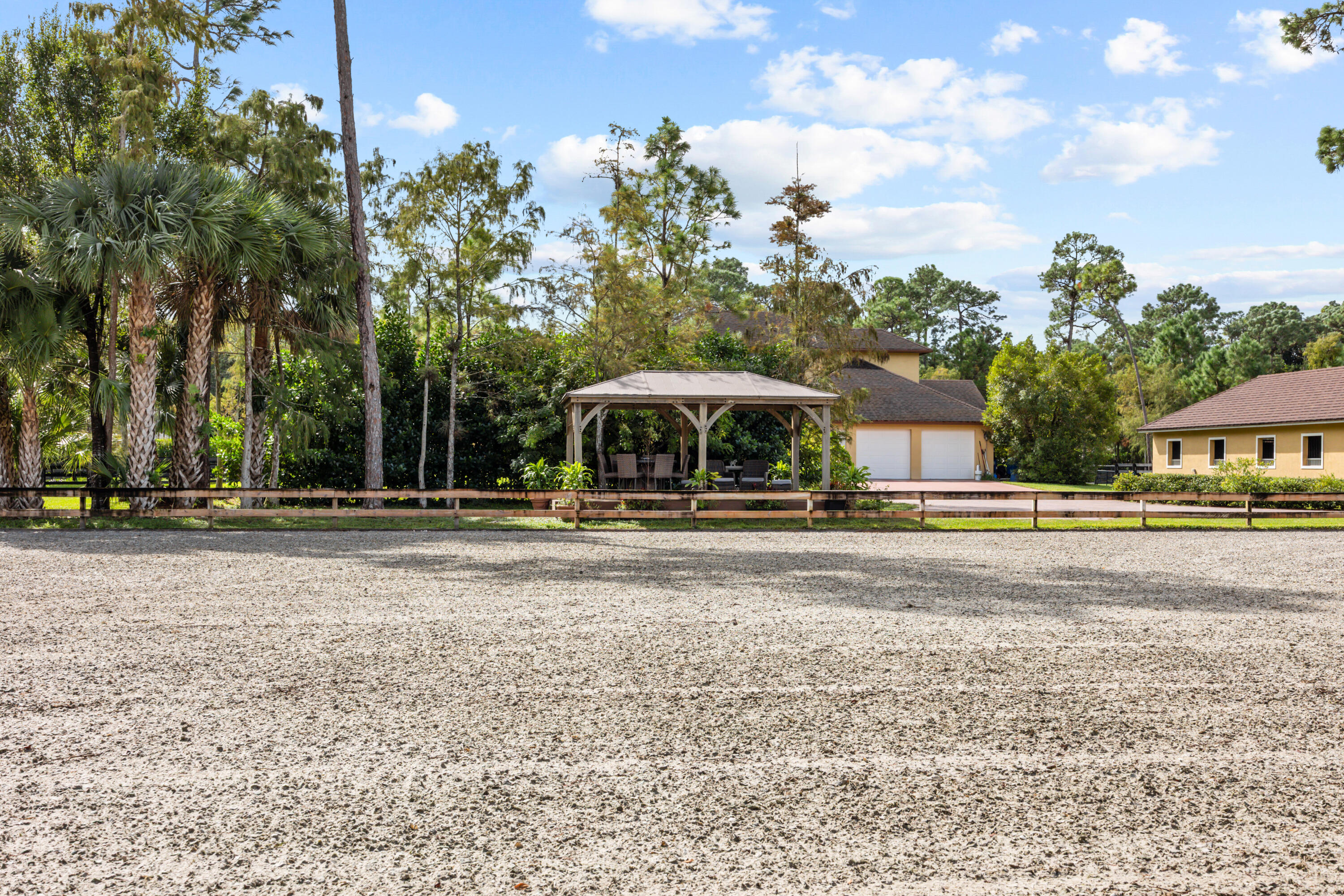14407 Halter Road Barn Property Photo 16