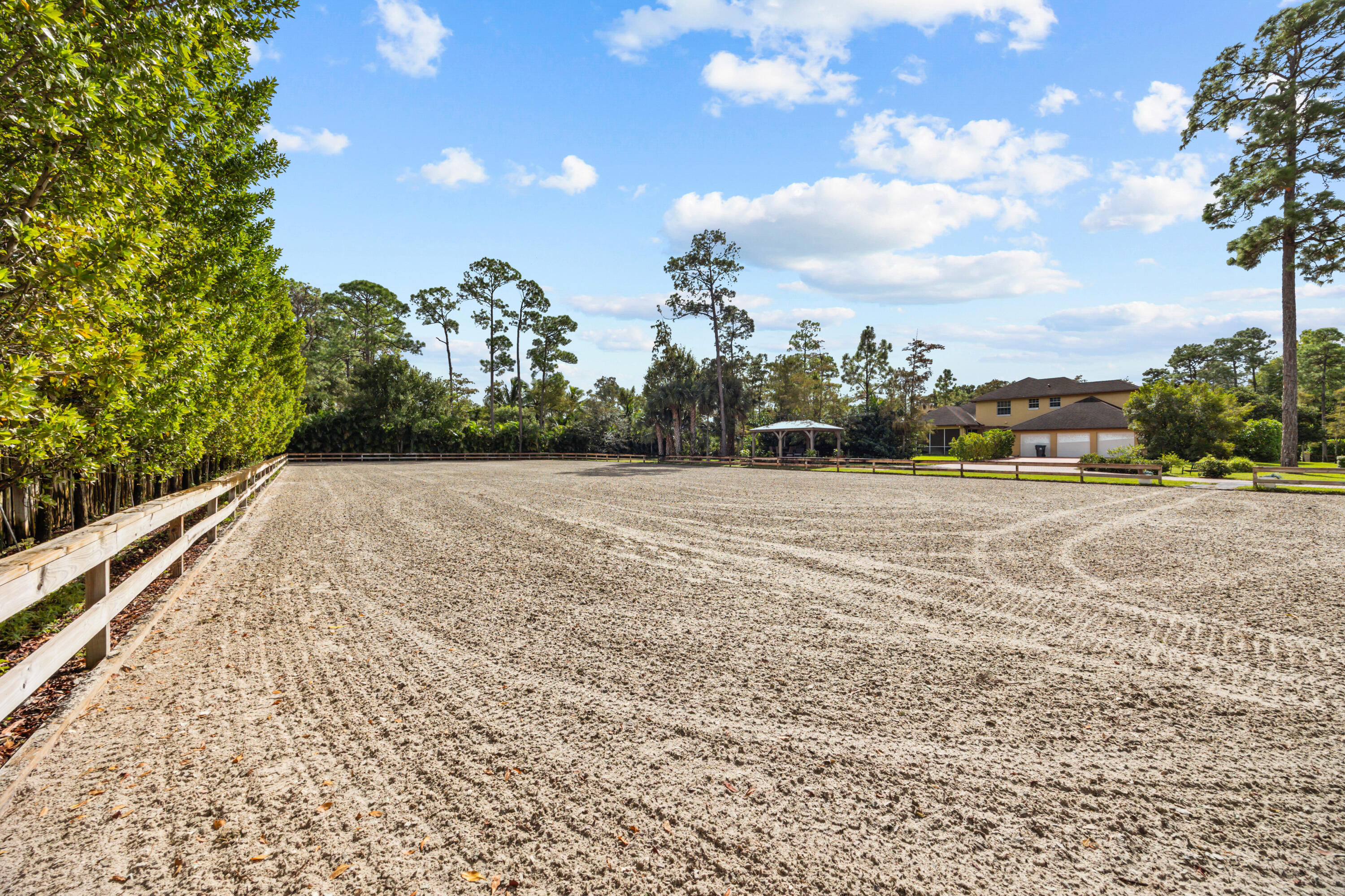 14407 Halter Road Barn Property Photo 17