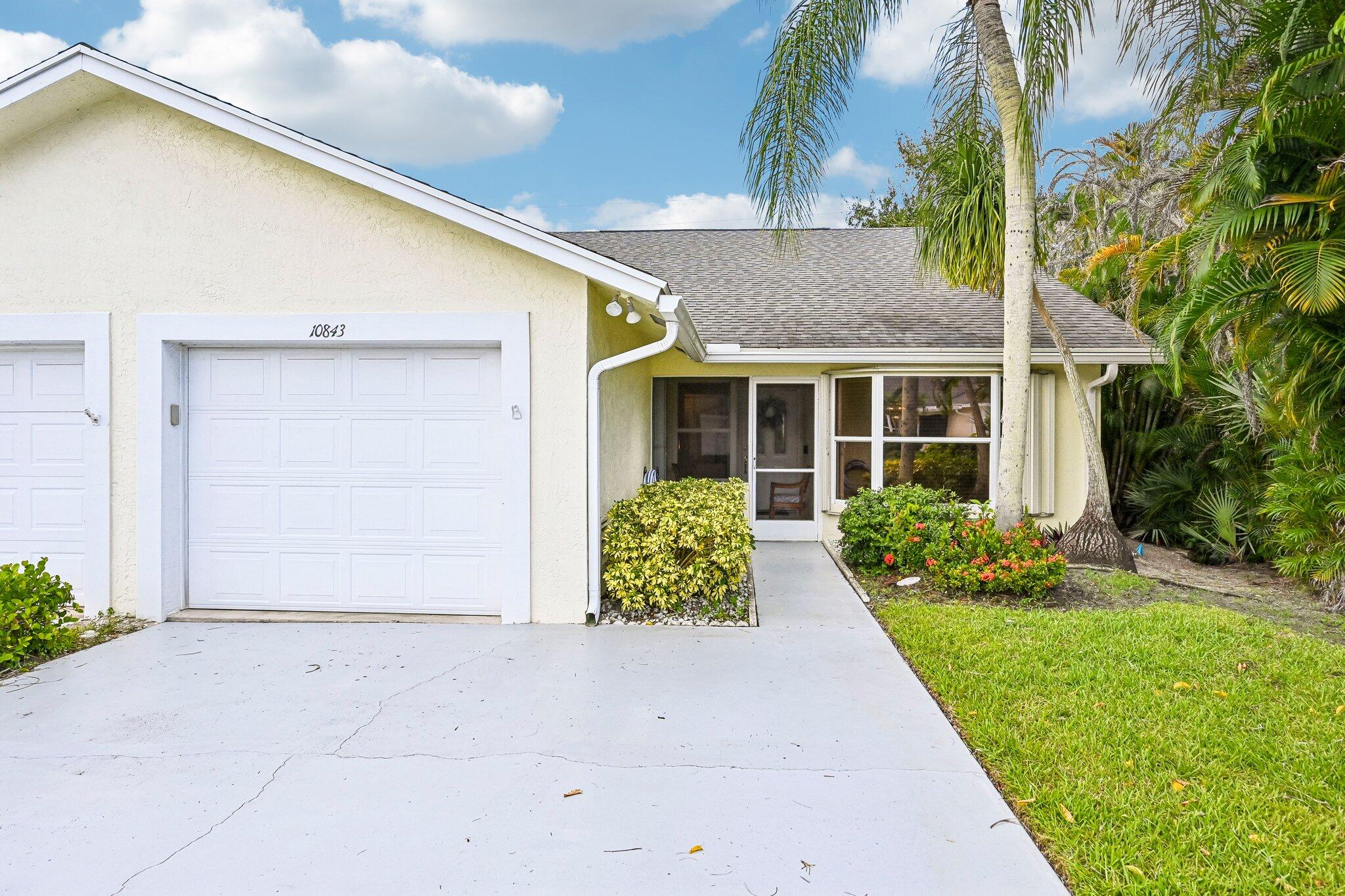 10843 Se Sea Pines Circle Property Photo 1