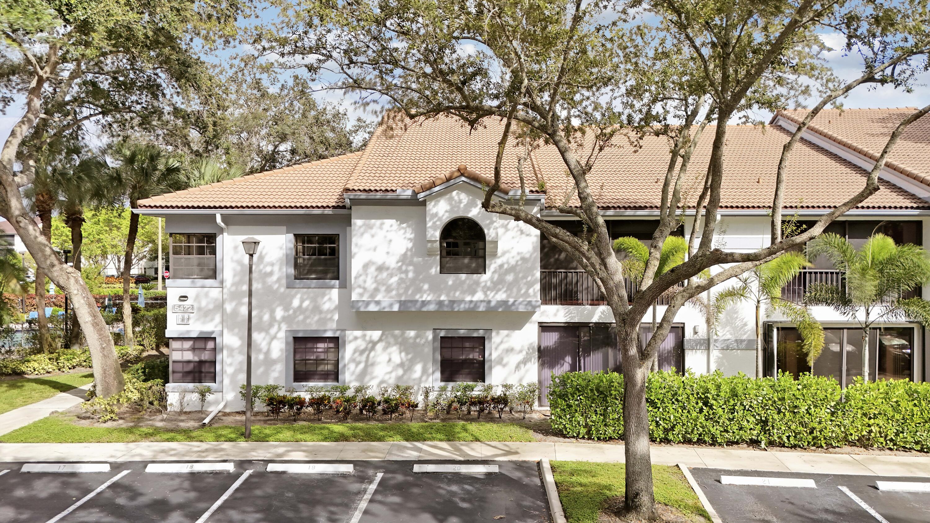 5422 Venetia Court E Property Photo 1