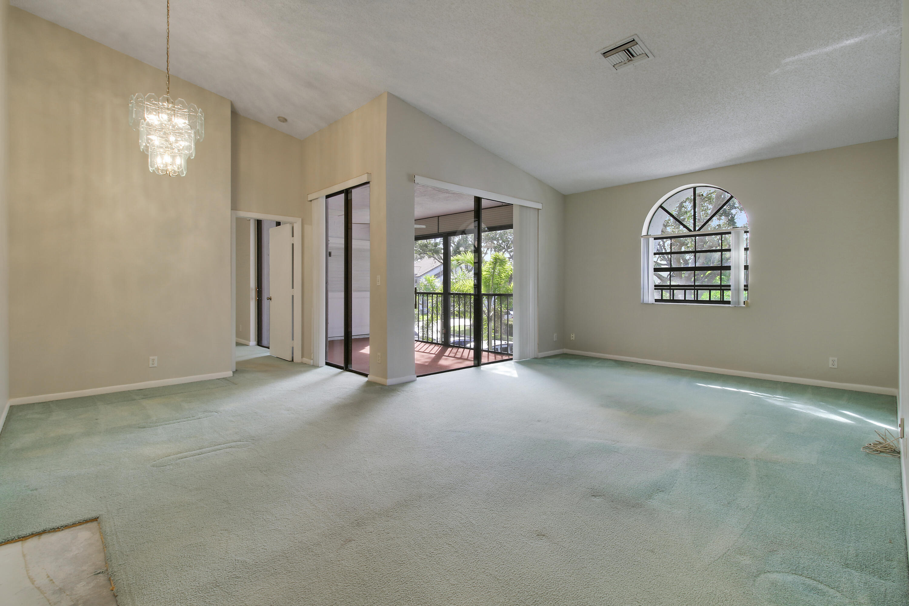 5422 Venetia Court E Property Photo 9