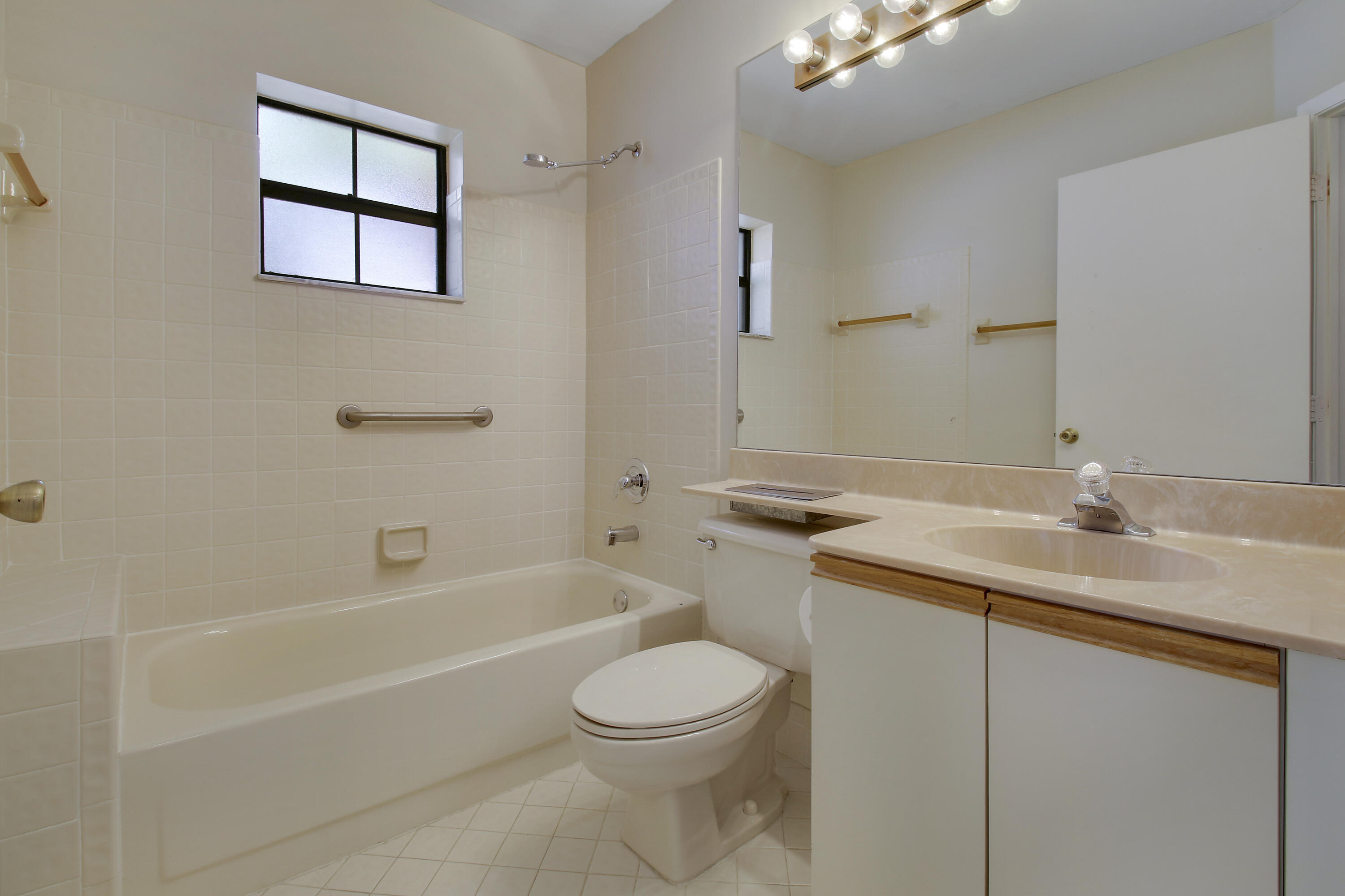 5422 Venetia Court E Property Photo 12